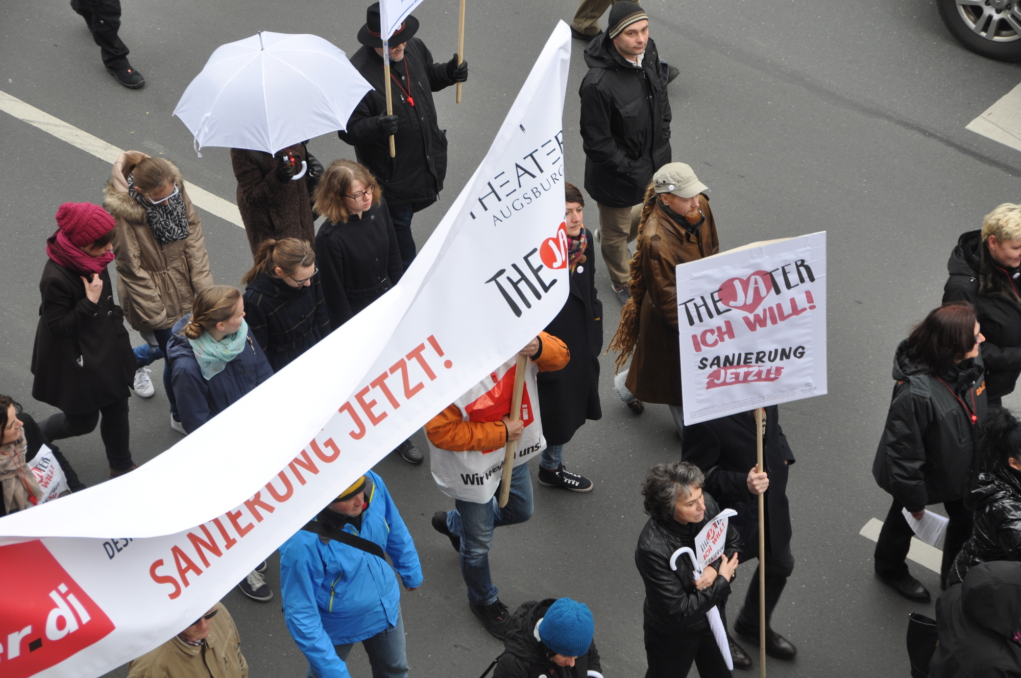 Zahlreiche Mitglieder aus ganz Schwaben nahmen an der Demonstration in Augsburg teil. Foto: B4B WIRTSCHAFTSLEBEN SCHWABEN