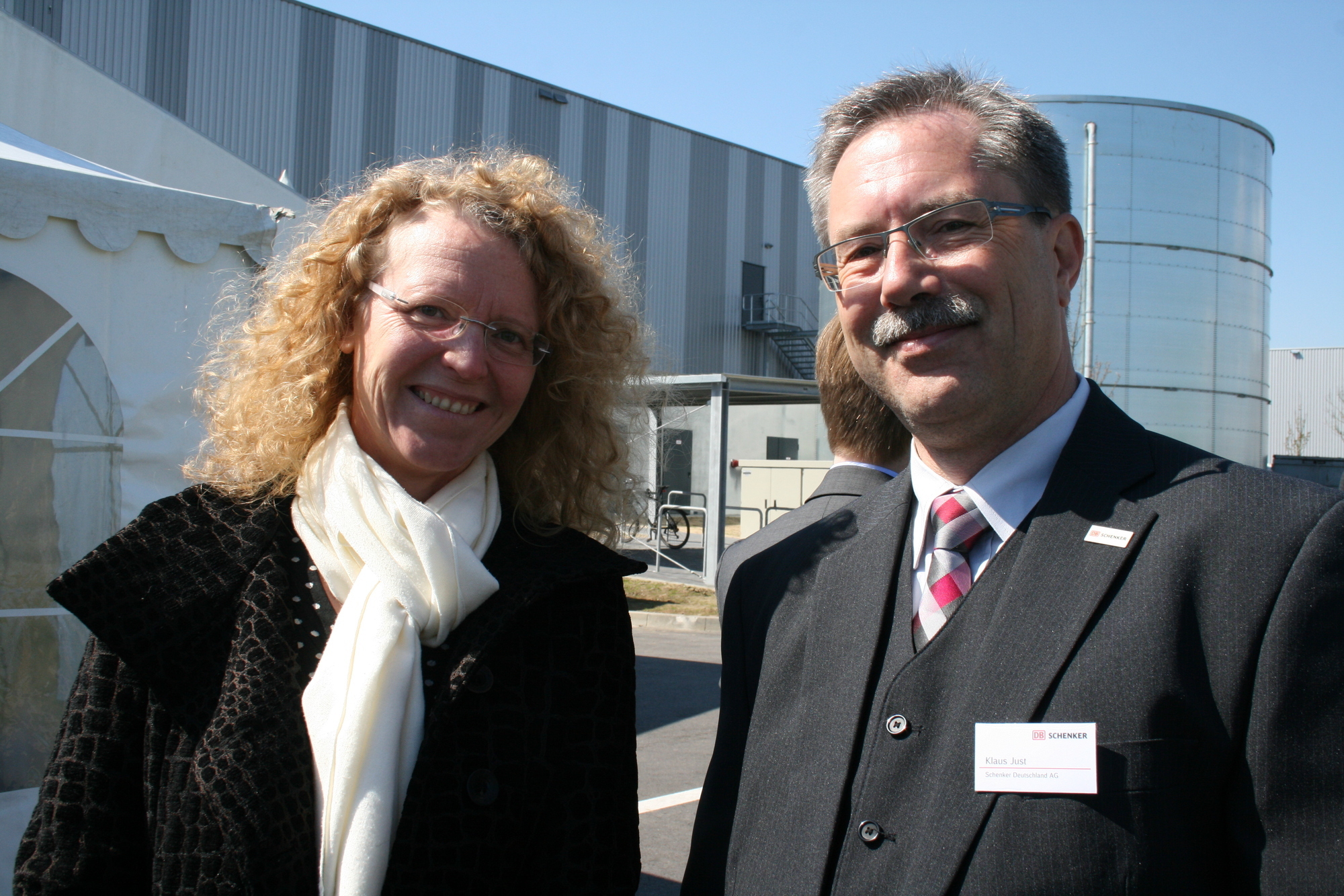Das neue Logistik-Zentrum von DB Schenker wurde am 29. April 2016 feierlich eröffnet. Foto: B4B WIRTSCHAFTSLEBEN SCHWABEN
