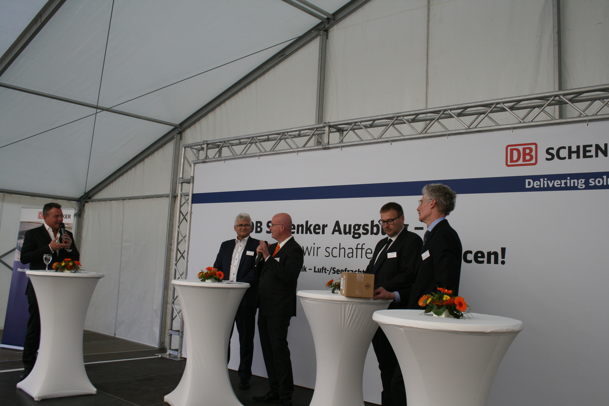 Das neue Logistik-Zentrum von DB Schenker wurde am 29. April 2016 feierlich eröffnet. Foto: B4B WIRTSCHAFTSLEBEN SCHWABEN