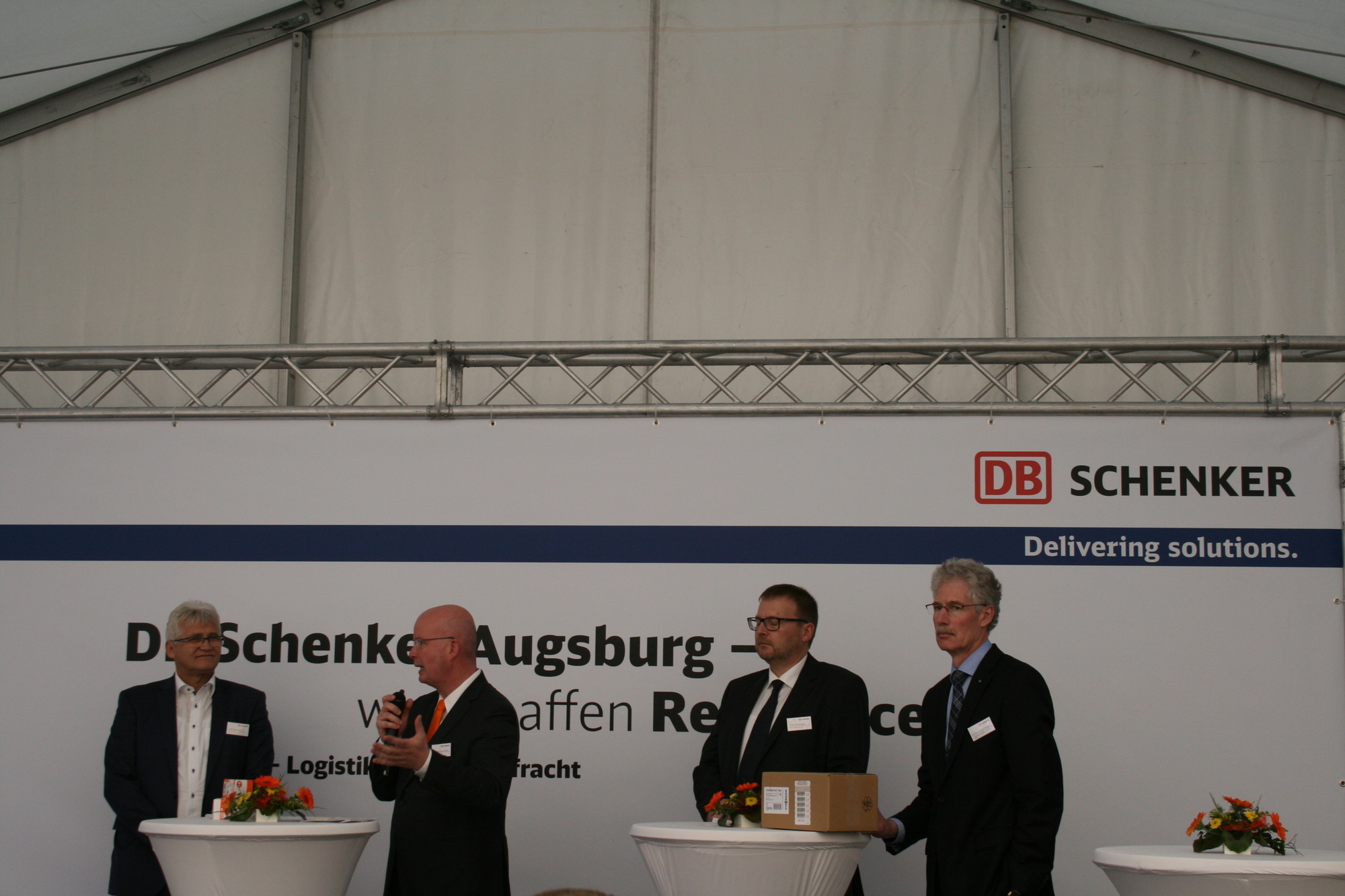 Das neue Logistik-Zentrum von DB Schenker wurde am 29. April 2016 feierlich eröffnet. Foto: B4B WIRTSCHAFTSLEBEN SCHWABEN