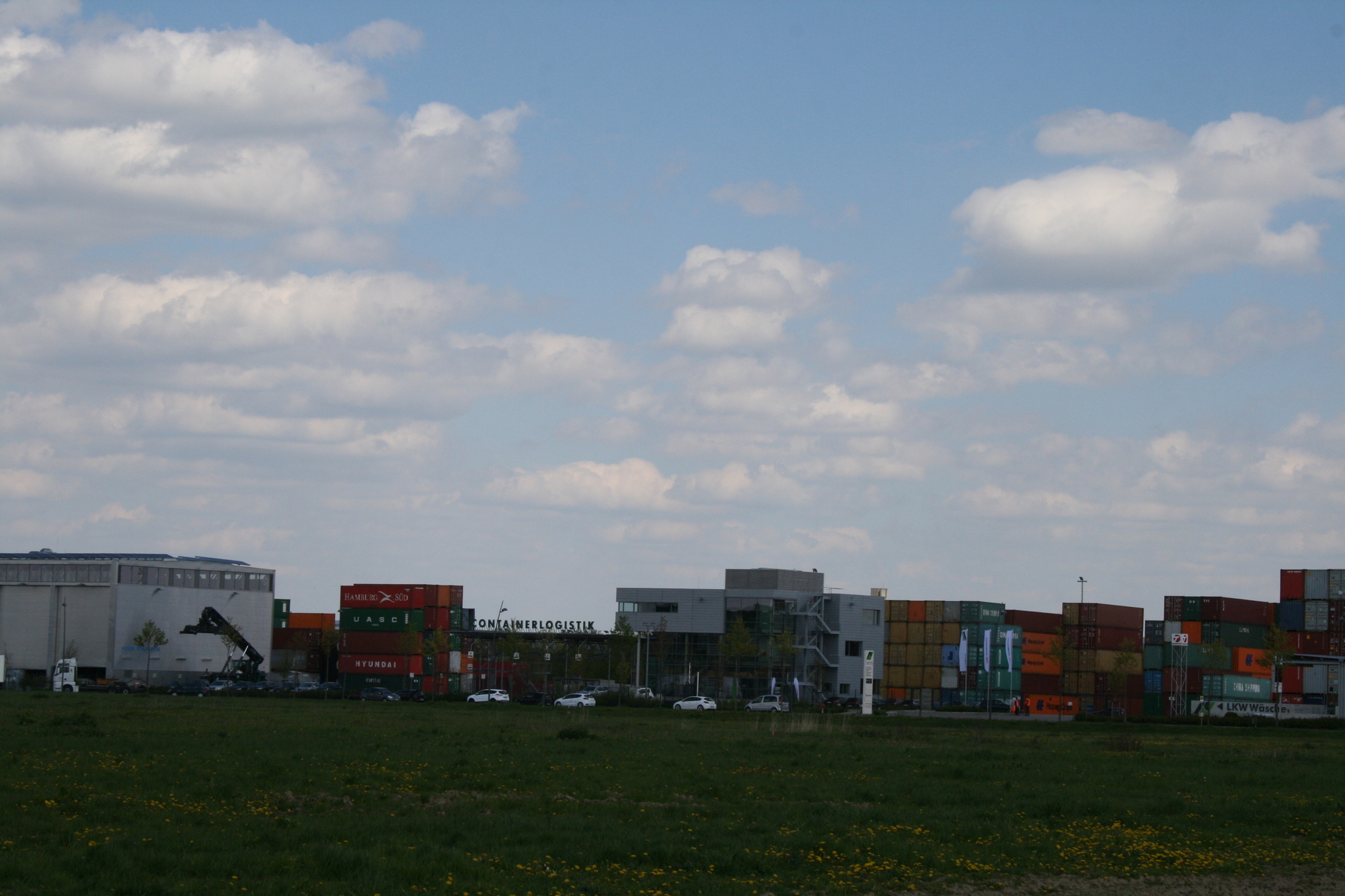Das neue Logistik-Zentrum von DB Schenker wurde am 29. April 2016 feierlich eröffnet. Foto: B4B WIRTSCHAFTSLEBEN SCHWABEN