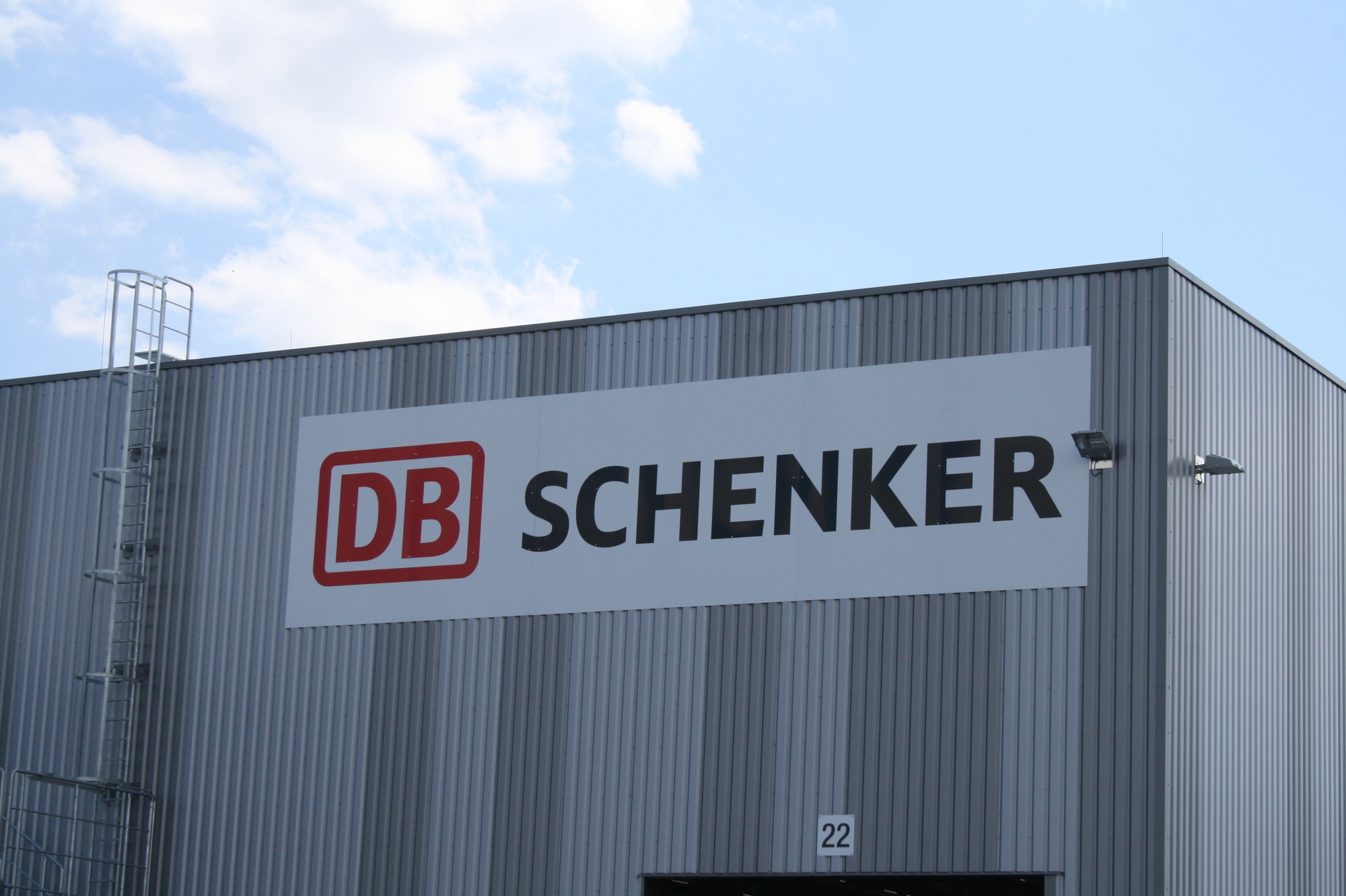 Das neue Logistik-Zentrum von DB Schenker wurde am 29. April 2016 feierlich eröffnet. Foto: B4B WIRTSCHAFTSLEBEN SCHWABEN