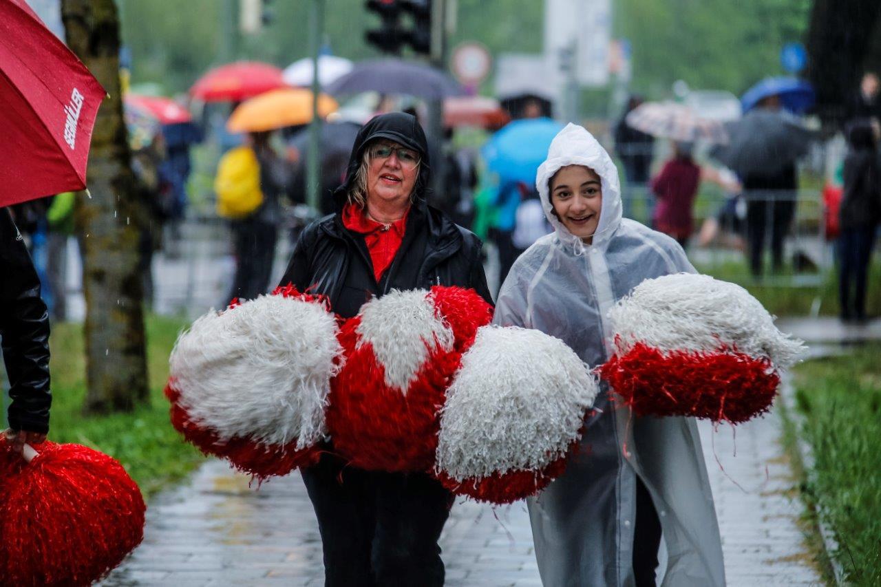 5. M-net Firmenlauf Augsburg: Auf der Strecke. Foto: Bernd Jaufmann