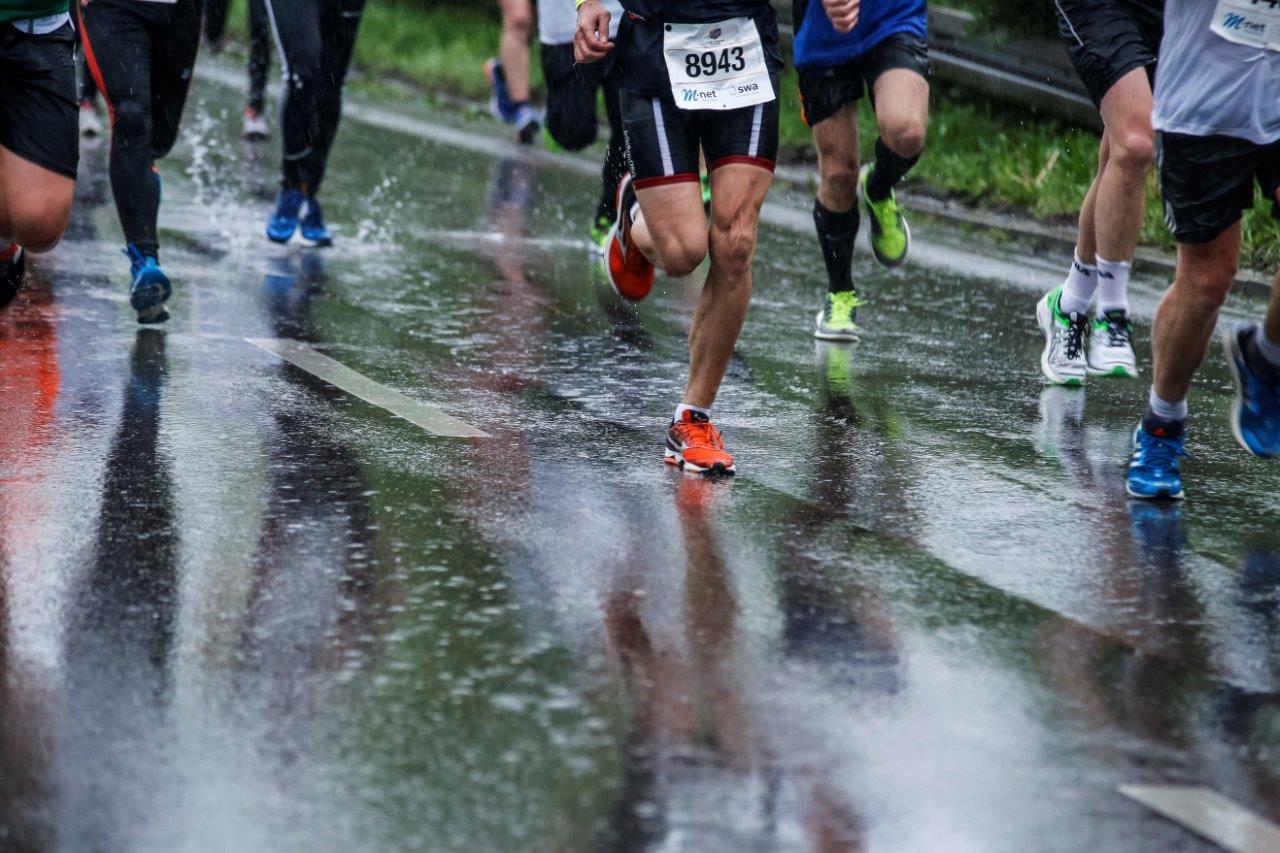 5. M-net Firmenlauf Augsburg: Auf der Strecke. Foto: Bernd Jaufmann