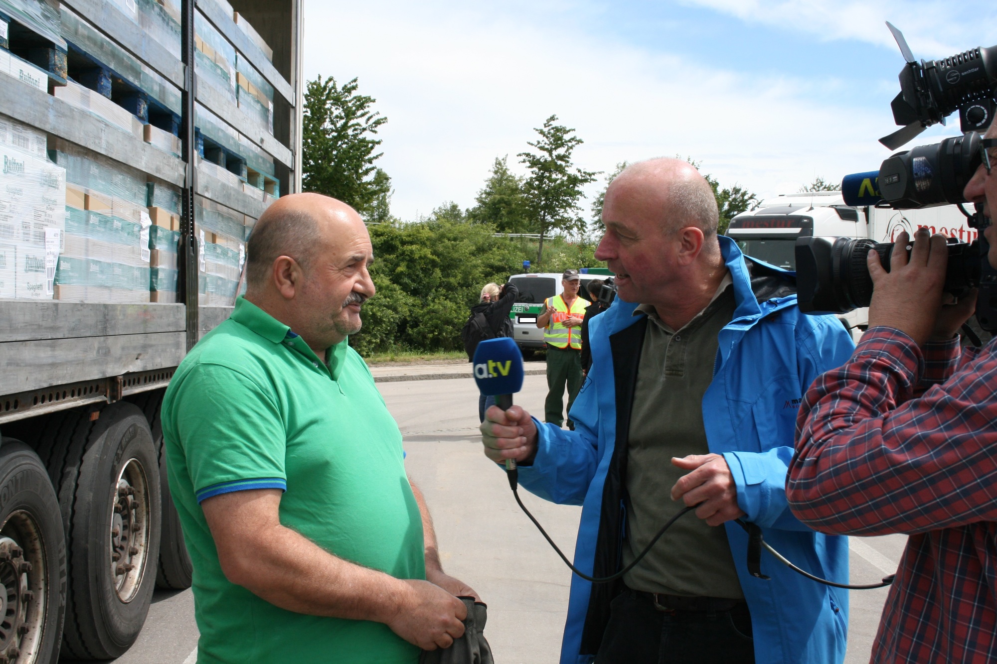 LKW-Kontrolle auf der A8 bei Augsburg mit Verkehrsminister Joachim Herrmann. Foto: B4B WIRTSCHAFTSLEBEN SCHWABEN