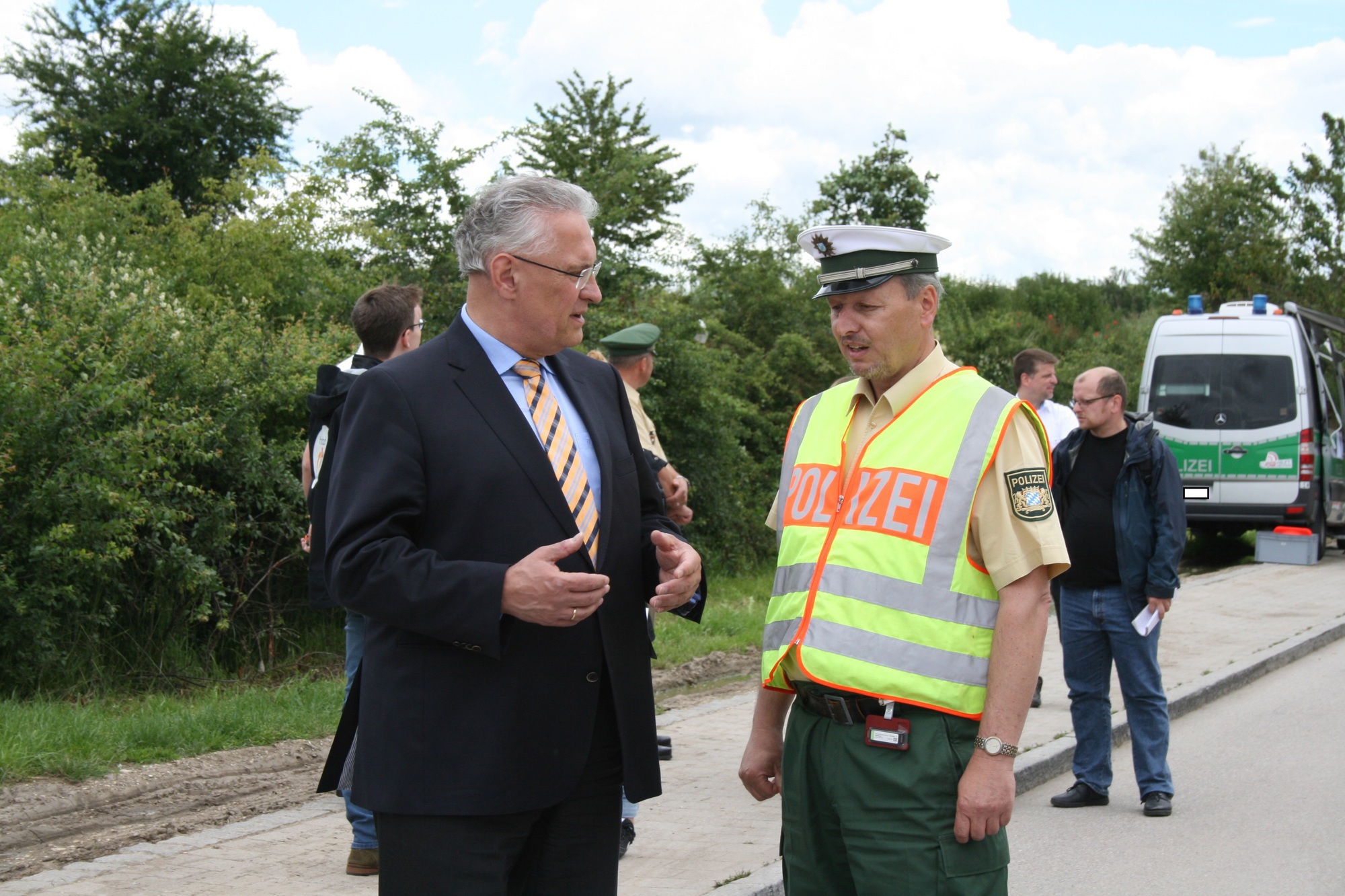 LKW-Kontrolle auf der A8 bei Augsburg mit Verkehrsminister Joachim Herrmann. Foto: B4B WIRTSCHAFTSLEBEN SCHWABEN