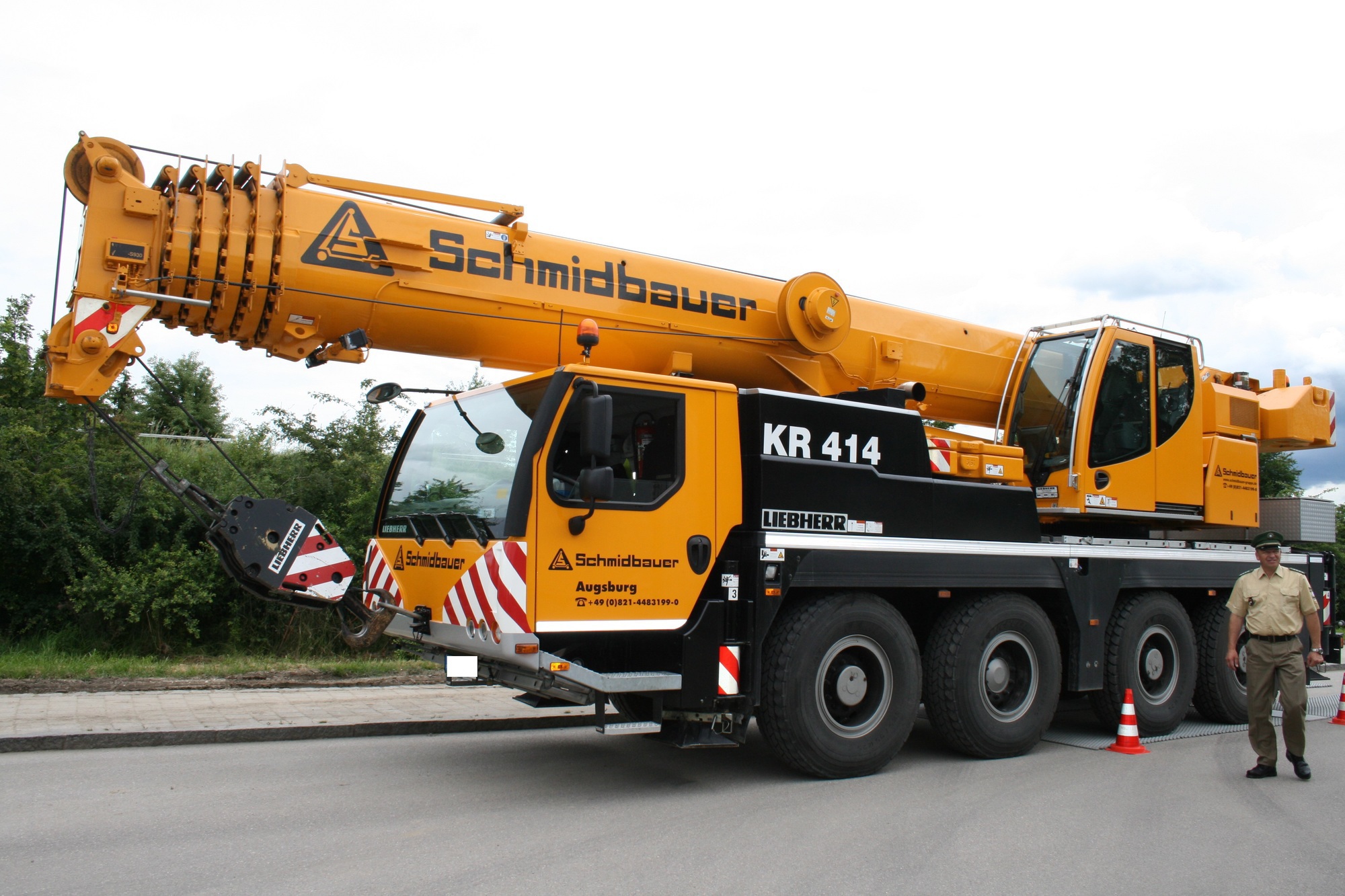 LKW-Kontrolle auf der A8 bei Augsburg mit Verkehrsminister Joachim Herrmann. Foto: B4B WIRTSCHAFTSLEBEN SCHWABEN