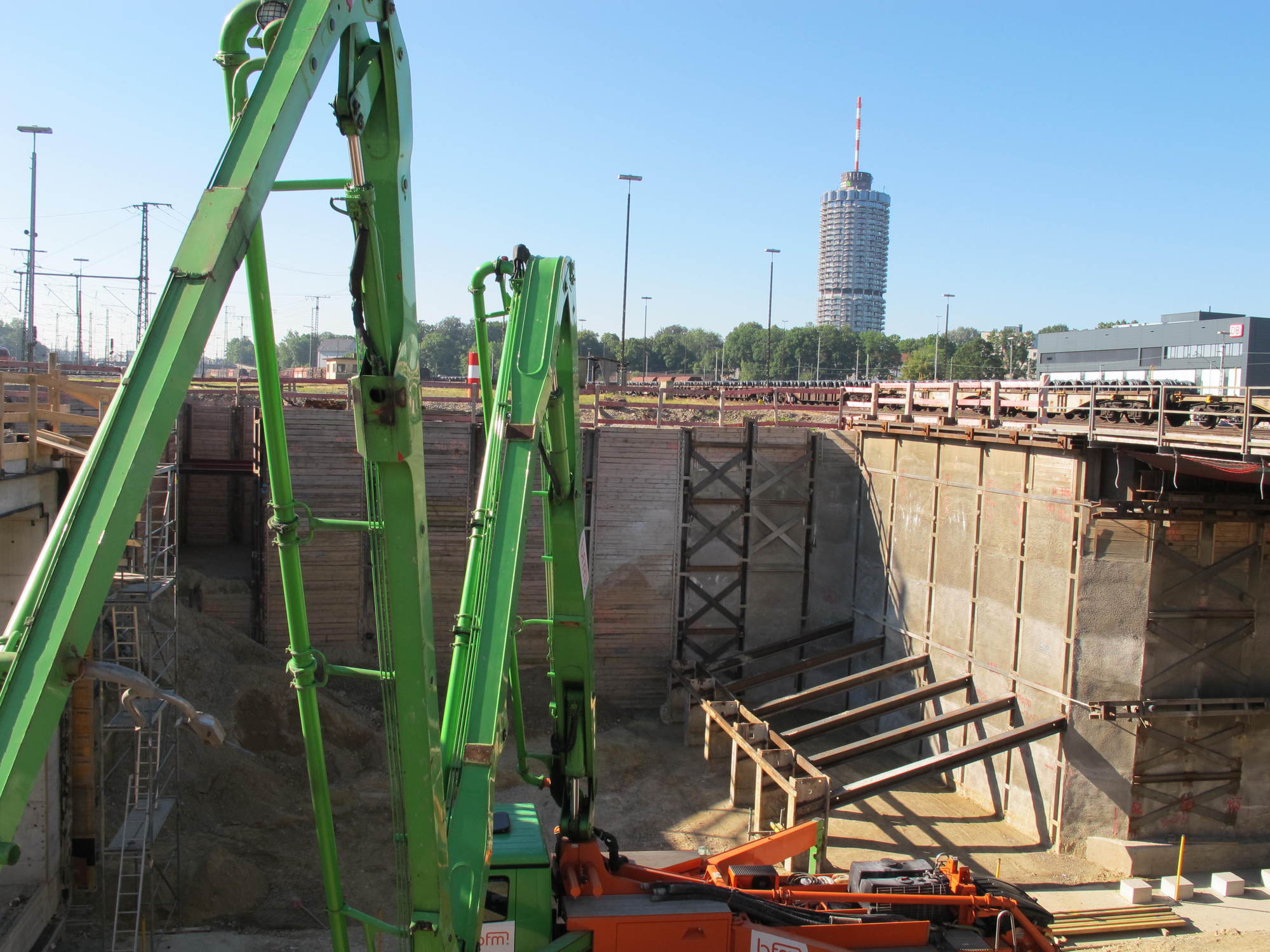 Der spektakuläre Einschub des Tunnelelements fand am 24. Juni 2016 statt. Foto: B4B WIRTSCHAFTSLEBEN SCHWABEN