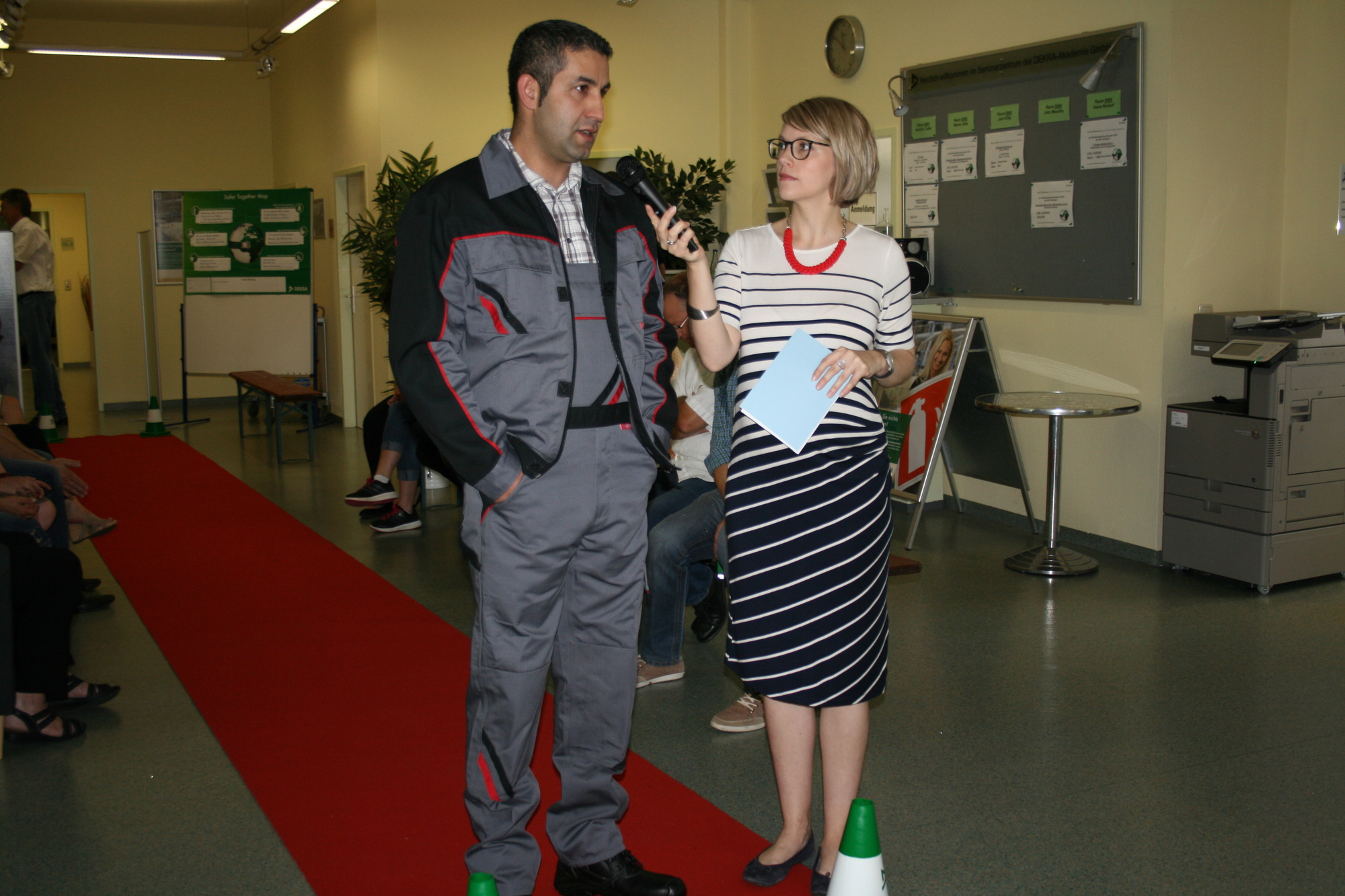 DEKRA Modenschau in Augsburg zum Thema Sicherheit. Foto: B4B WIRTSCHAFTSLEBEN SCHWABEN