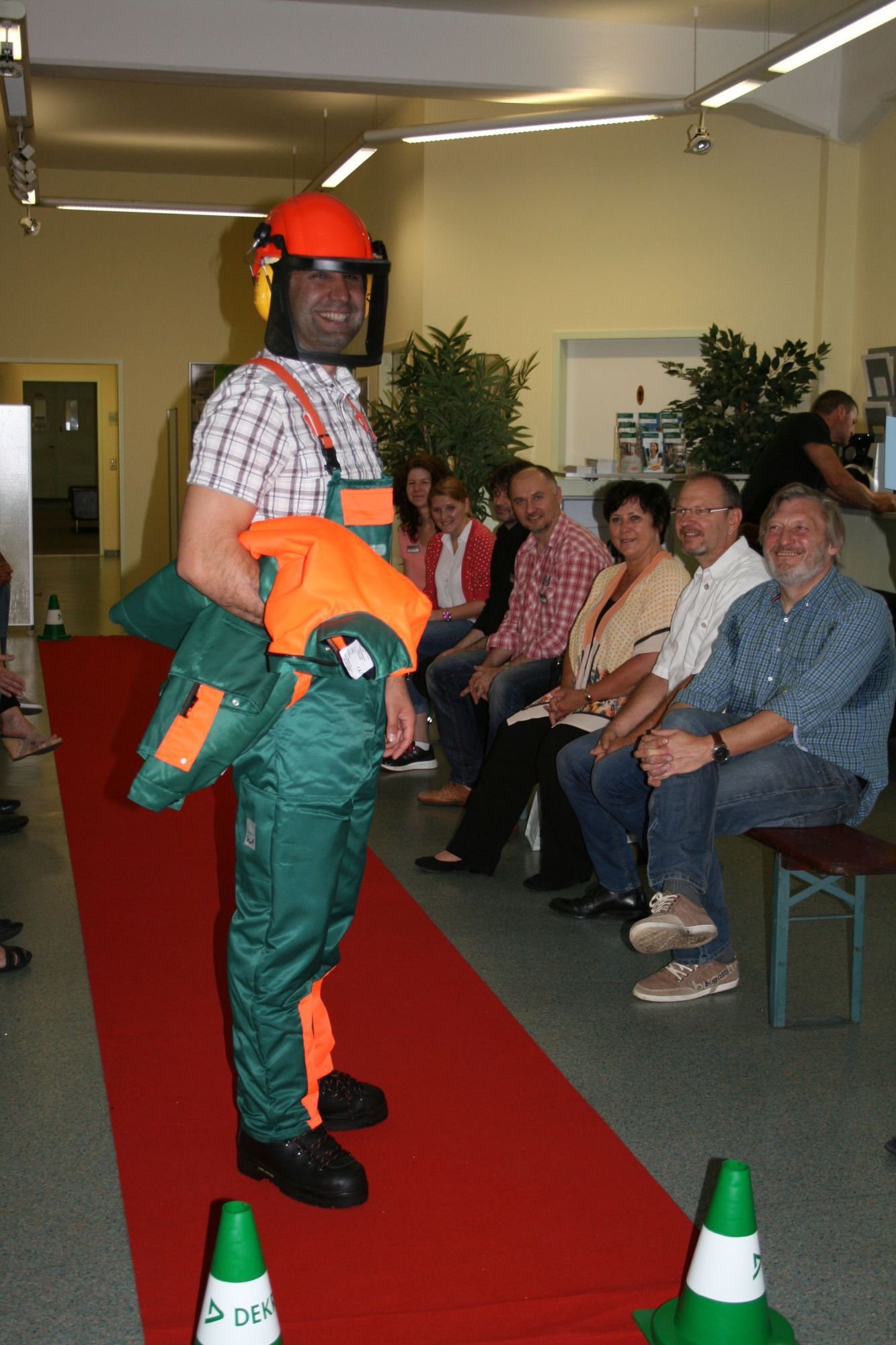 DEKRA Modenschau in Augsburg zum Thema Sicherheit. Foto: B4B WIRTSCHAFTSLEBEN SCHWABEN