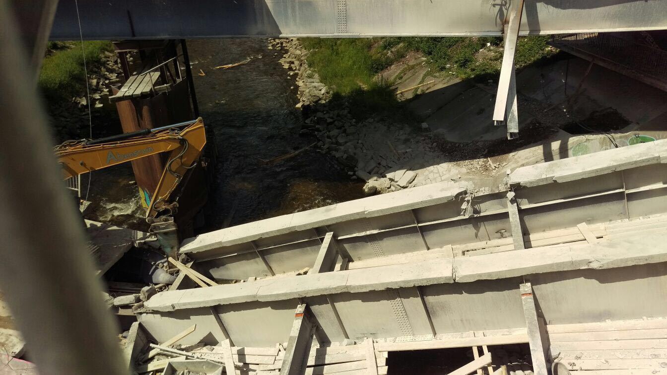 Die Ackermannbrücke stürzte bei Bauarbeiten teilweise ein. Foto: Sven Nielsen