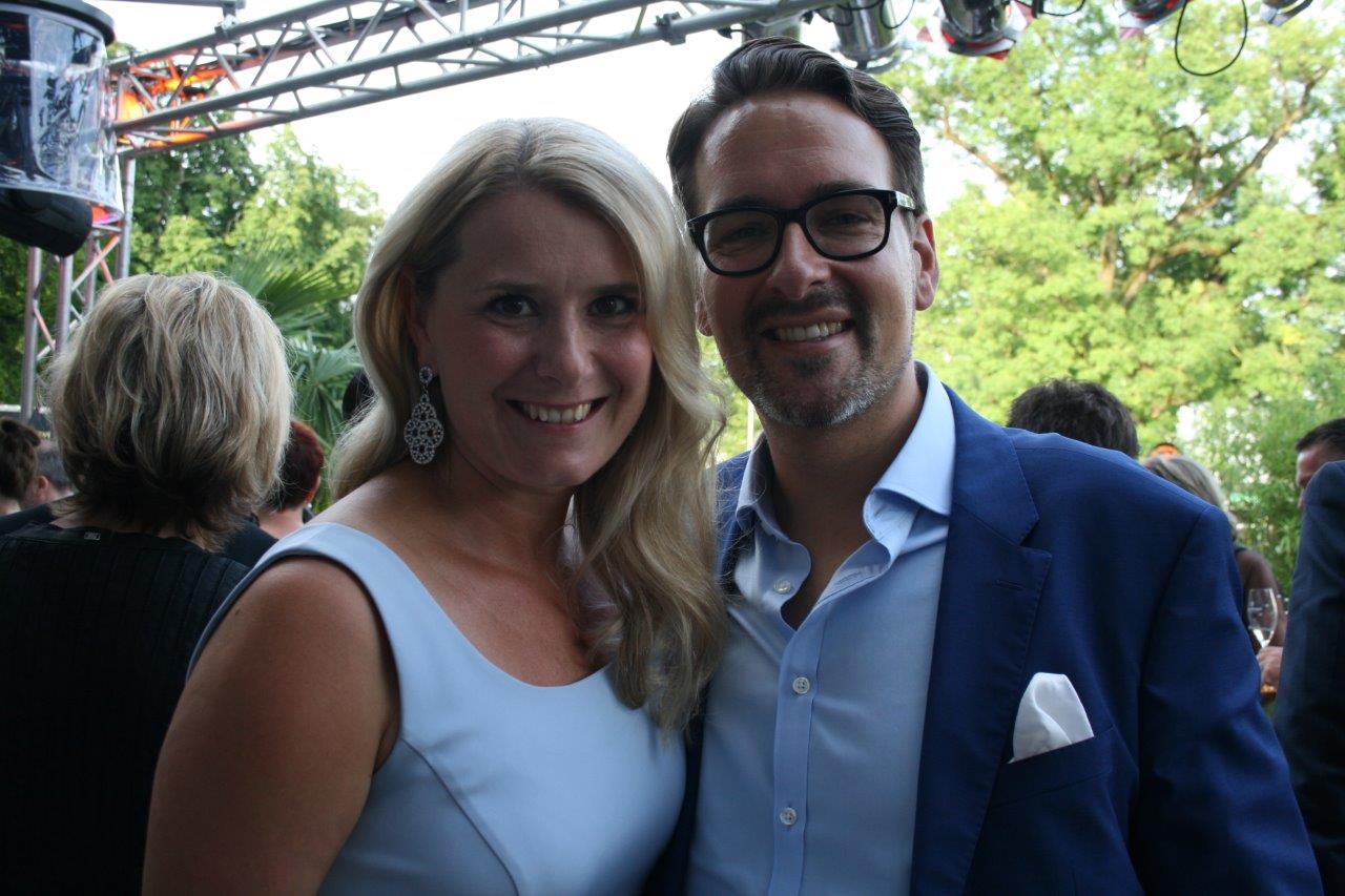 Ausgelassene Stimmung auf dem Augsburger Medienpreis 2016. Foto: B4B WIRTSCHAFTSLEBEN SCHWABEN