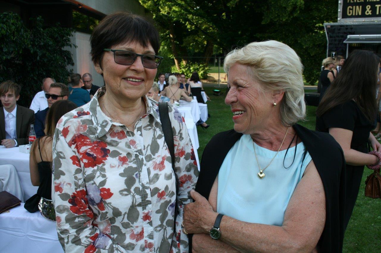 Ausgelassene Stimmung auf dem Augsburger Medienpreis 2016. Foto: B4B WIRTSCHAFTSLEBEN SCHWABEN