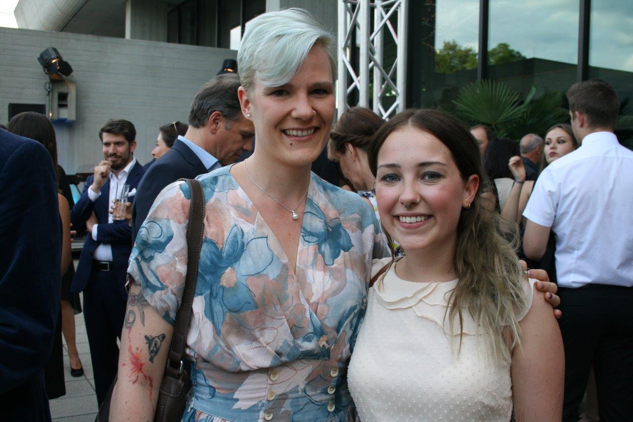 Ausgelassene Stimmung auf dem Augsburger Medienpreis 2016. Foto: B4B WIRTSCHAFTSLEBEN SCHWABEN