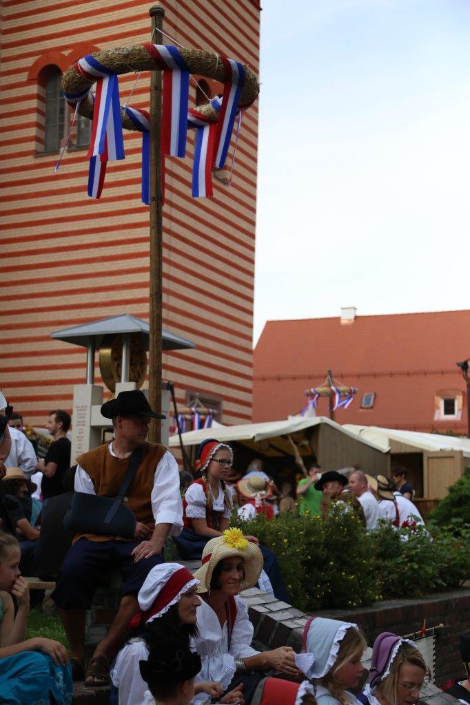 Eröfnungswochenende auf der Friedberger Zeit 2016. Foto: B4B WIRSCHAFTSLEBEN SCHWABEN