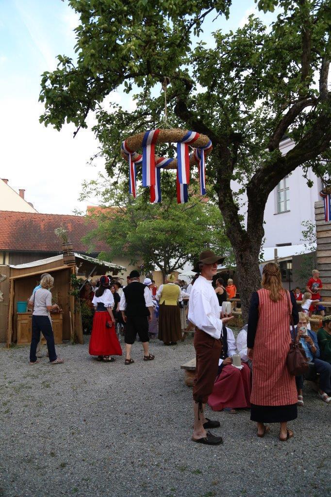 Eröfnungswochenende auf der Friedberger Zeit 2016. Foto: B4B WIRSCHAFTSLEBEN SCHWABEN