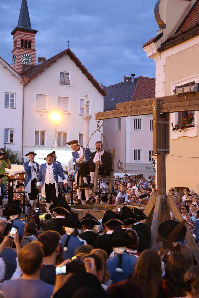Eröfnungswochenende auf der Friedberger Zeit 2016. Foto: B4B WIRSCHAFTSLEBEN SCHWABEN