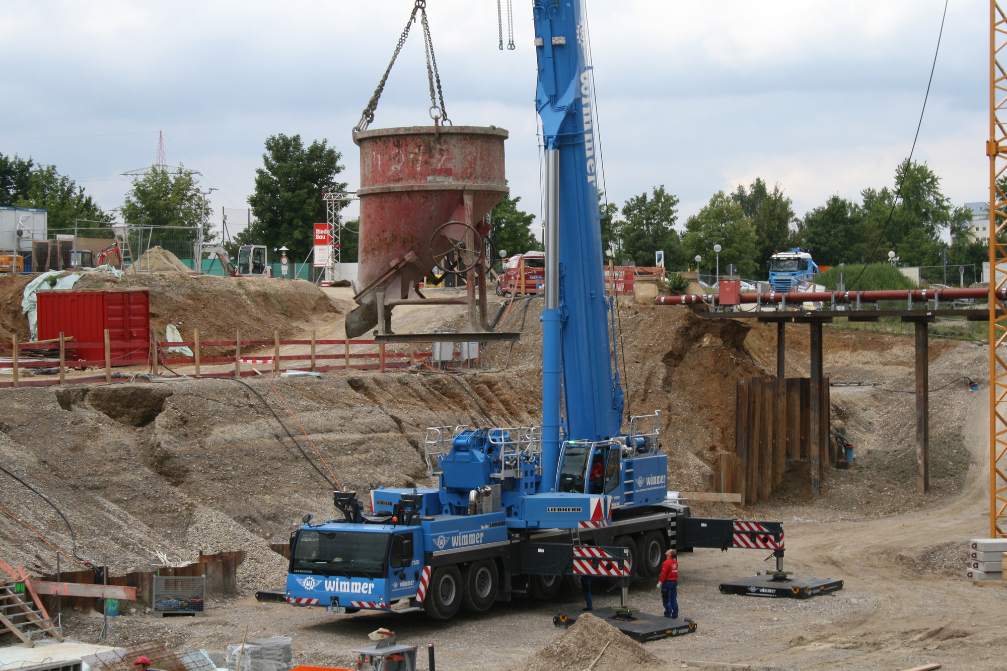 Die Grundsteinlegung für den Klinikum-Anbau West erfolgte am 15. Juil 2016. Foto: B4B WIRTSCHAFTSLEBEN SCHWABEN