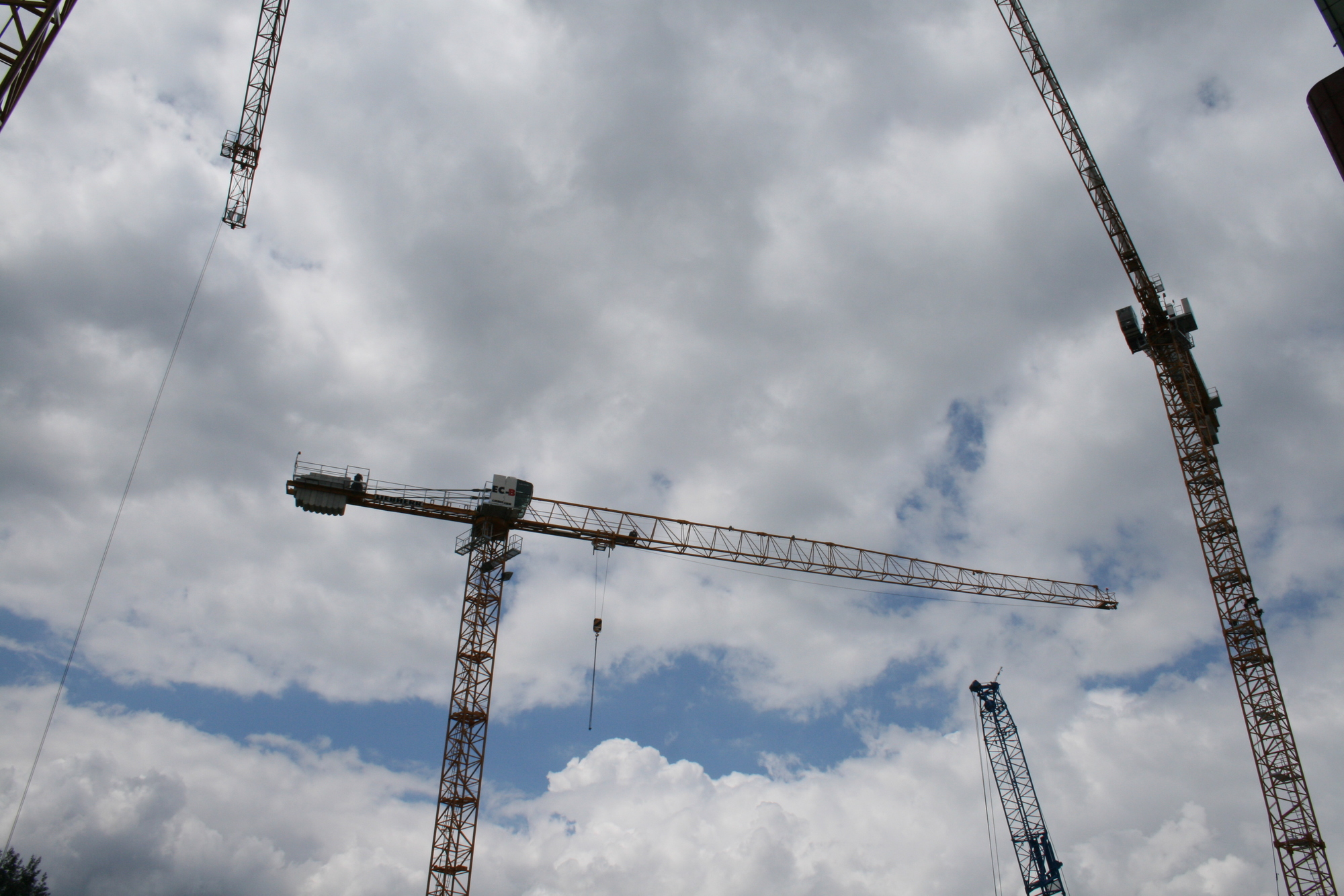 Die Grundsteinlegung für den Klinikum-Anbau West erfolgte am 15. Juil 2016. Foto: B4B WIRTSCHAFTSLEBEN SCHWABEN