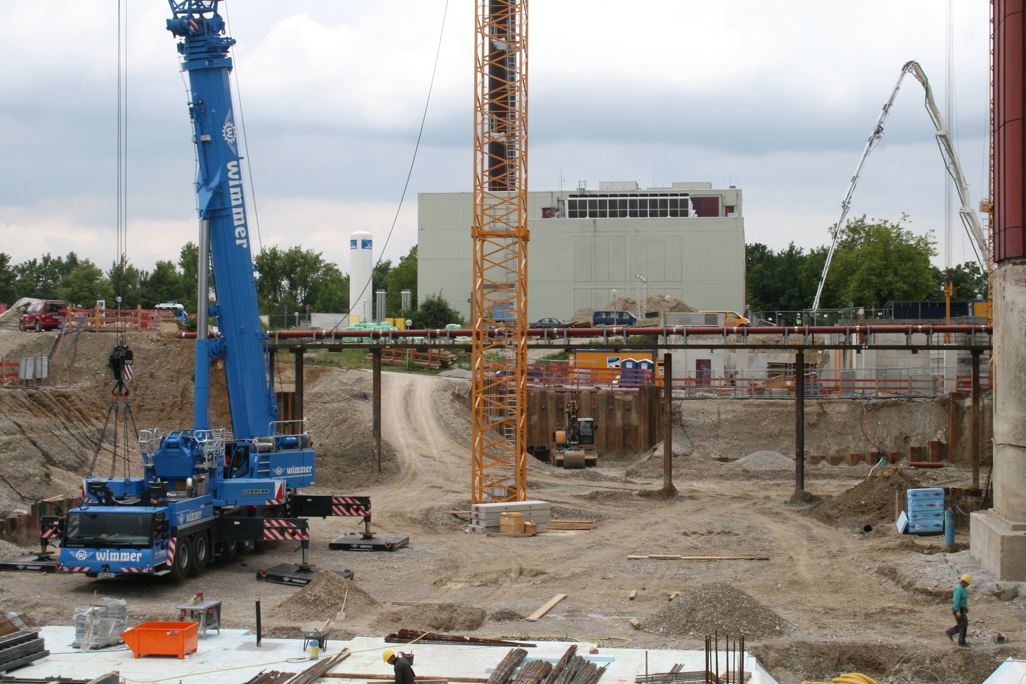 Die Grundsteinlegung für den Klinikum-Anbau West erfolgte am 15. Juil 2016. Foto: B4B WIRTSCHAFTSLEBEN SCHWABEN
