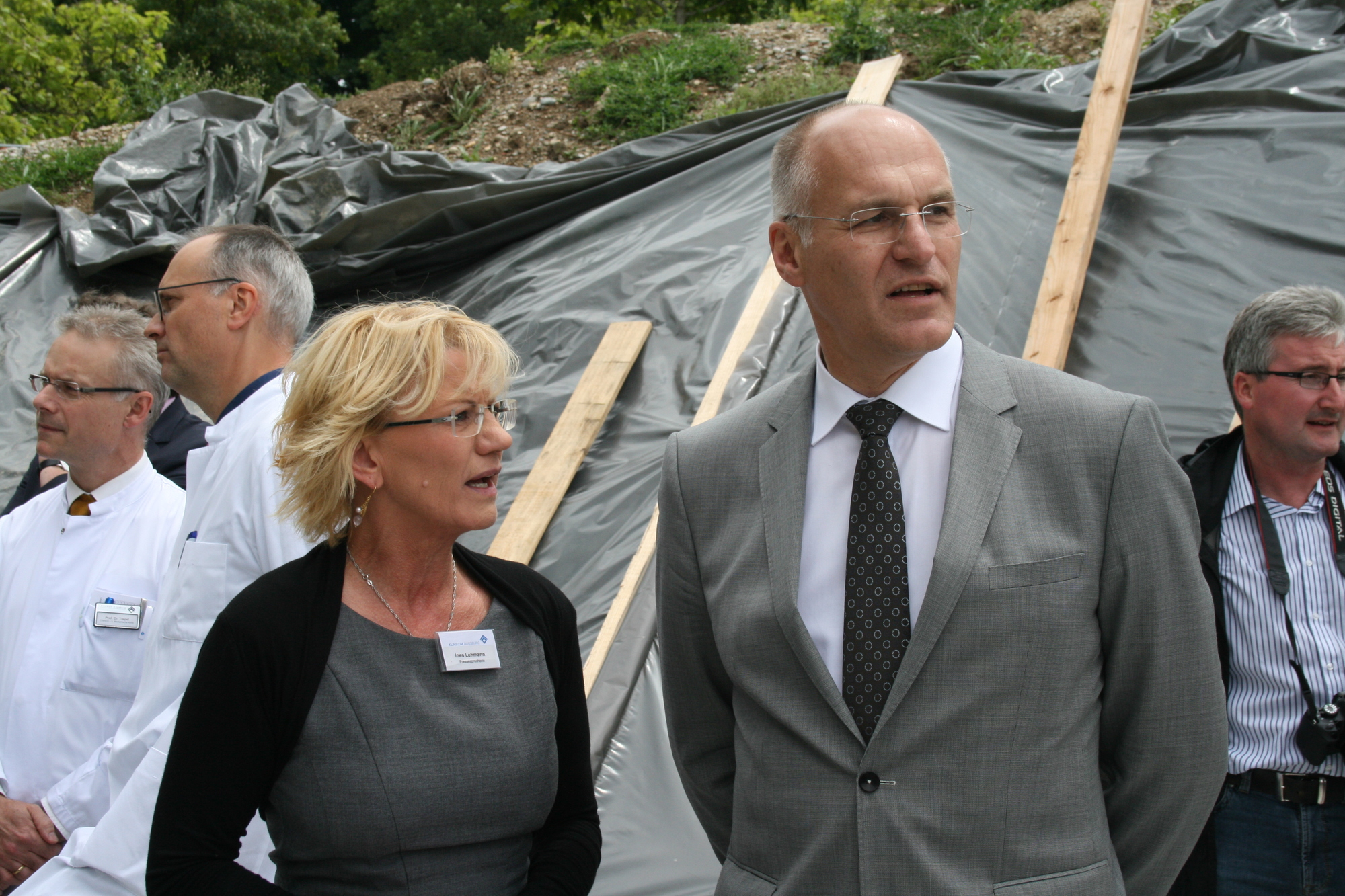 Die Grundsteinlegung für den Klinikum-Anbau West erfolgte am 15. Juil 2016. Foto: B4B WIRTSCHAFTSLEBEN SCHWABEN