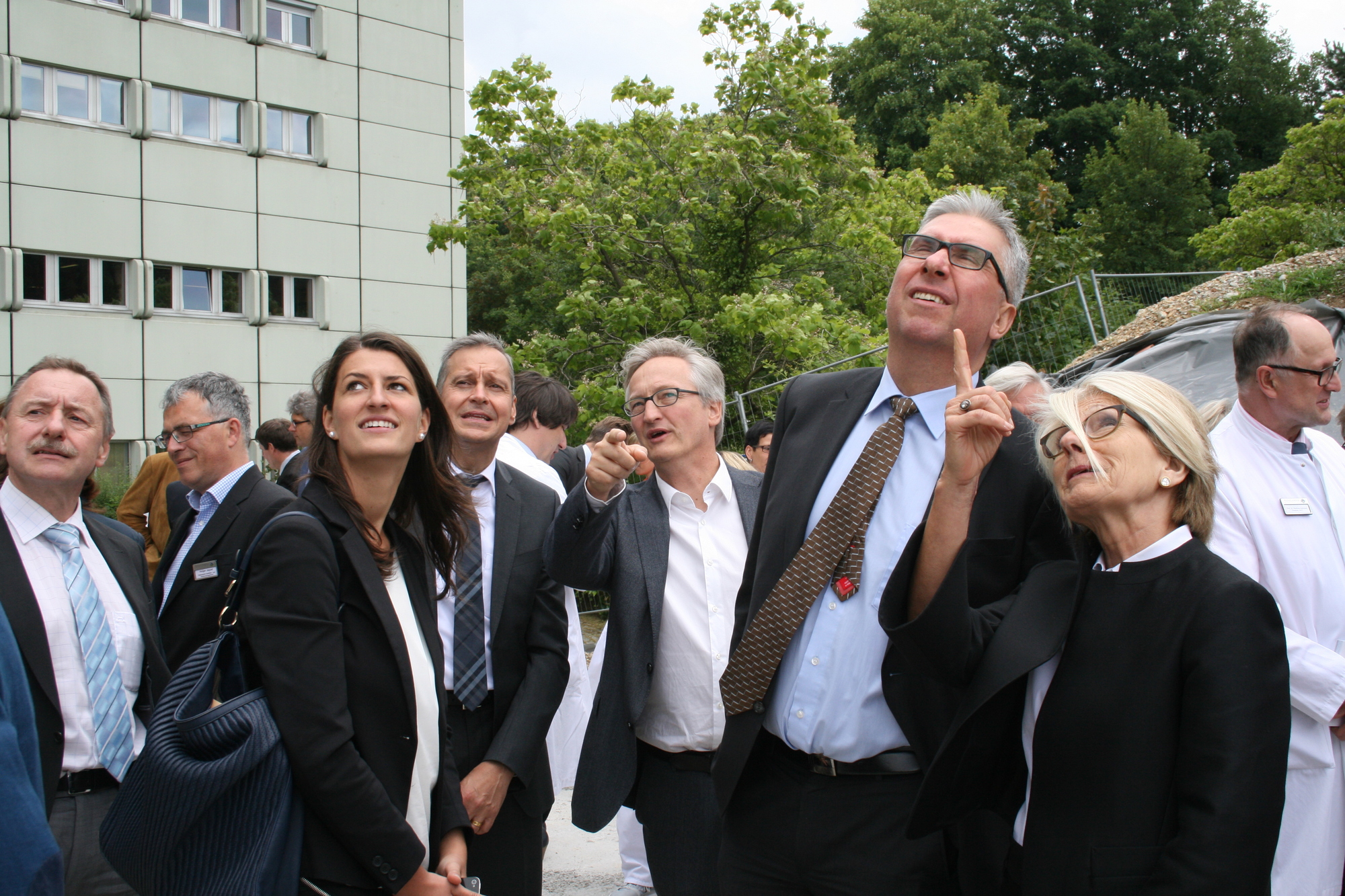 Die Grundsteinlegung für den Klinikum-Anbau West erfolgte am 15. Juil 2016. Foto: B4B WIRTSCHAFTSLEBEN SCHWABEN