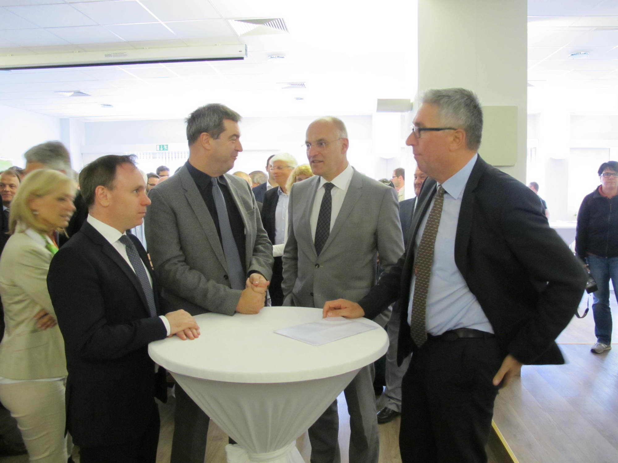 Die Grundsteinlegung für den Klinikum-Anbau West erfolgte am 15. Juil 2016. Foto: B4B WIRTSCHAFTSLEBEN SCHWABEN