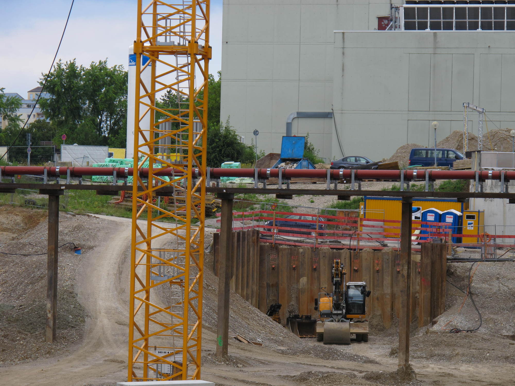 Die Grundsteinlegung für den Klinikum-Anbau West erfolgte am 15. Juil 2016. Foto: B4B WIRTSCHAFTSLEBEN SCHWABEN