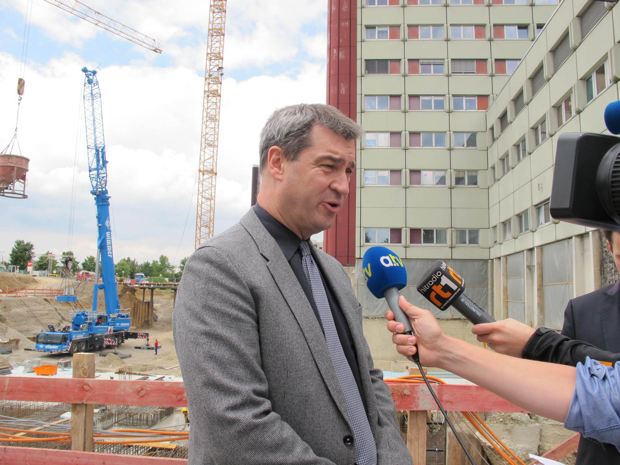 Die Grundsteinlegung für den Klinikum-Anbau West erfolgte am 15. Juil 2016. Foto: B4B WIRTSCHAFTSLEBEN SCHWABEN