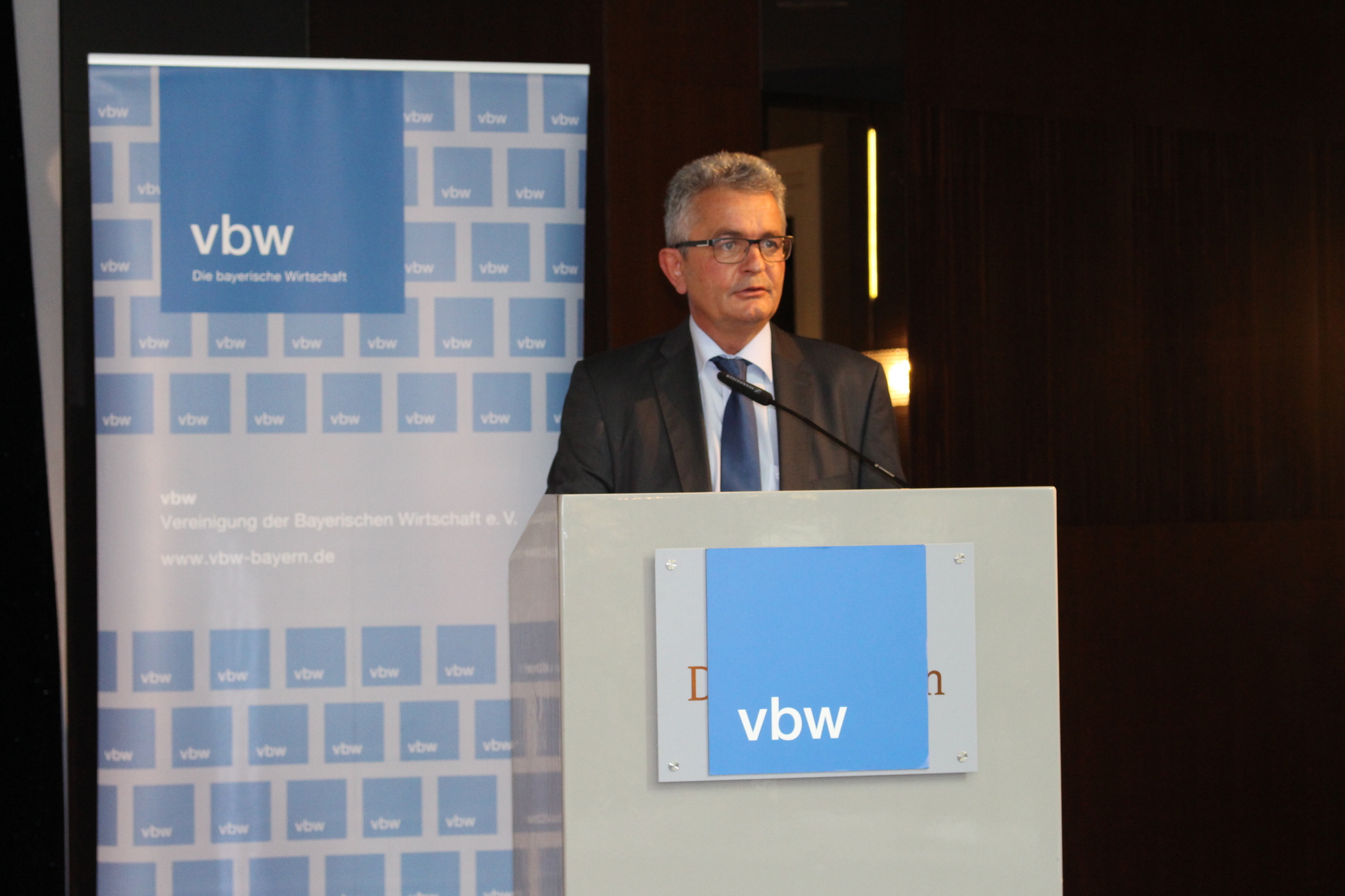 Die vbw informiert zum Thema Corporate Social Responsibility. Foto: B4B WIRTSCHAFTSLEBEN SCHWABEN