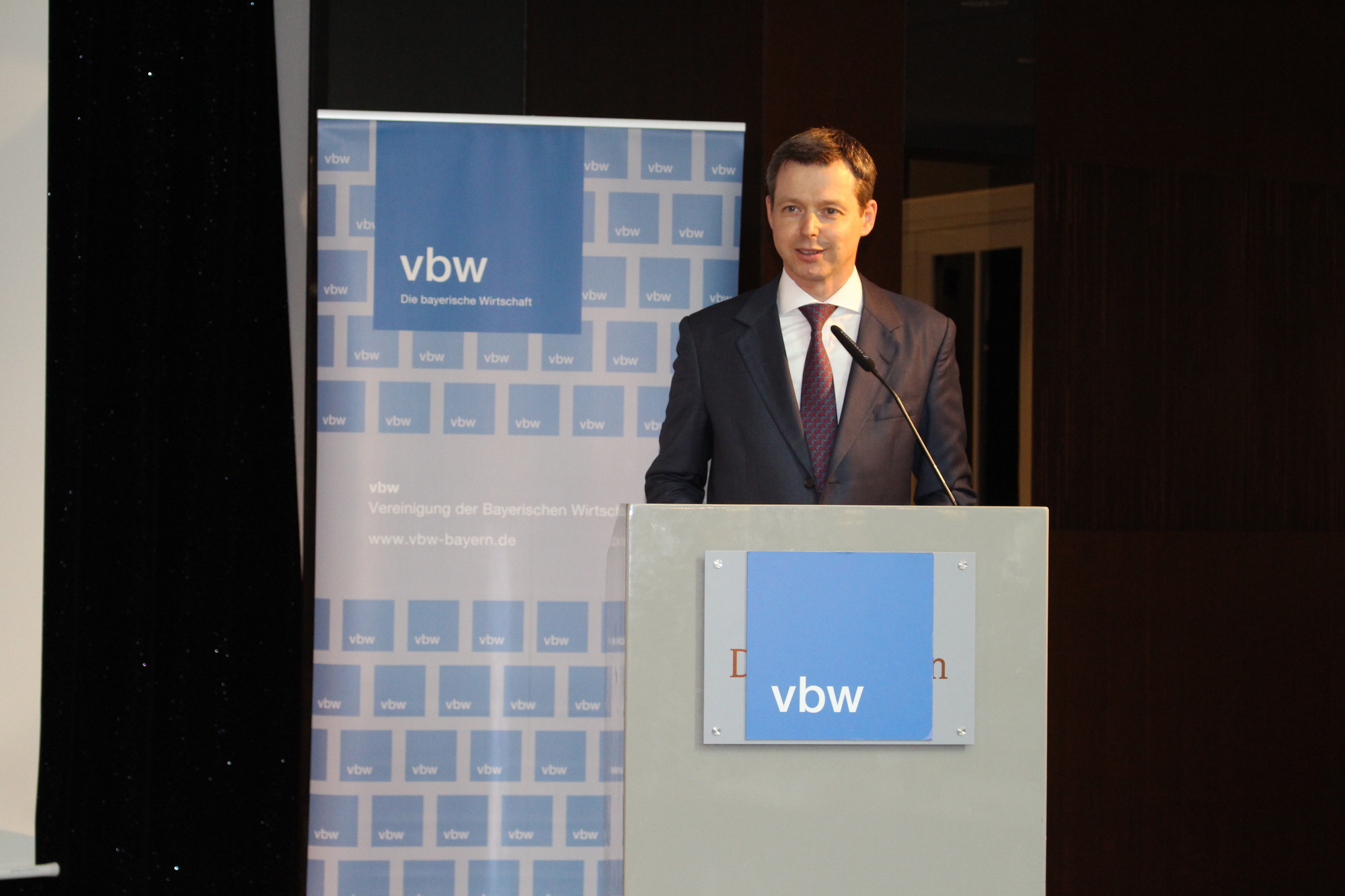 Die vbw informiert zum Thema Corporate Social Responsibility. Foto: B4B WIRTSCHAFTSLEBEN SCHWABEN