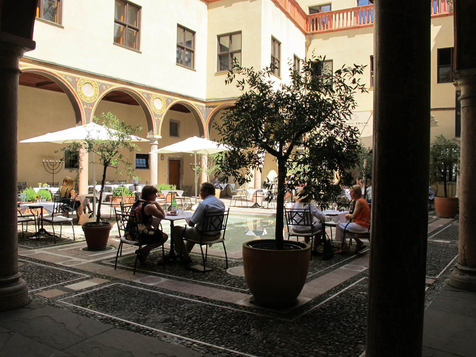 Der Damenhof in der Maxstraße. Foto: B4B WIRTSCHAFTSLEBEN SCHWABEN