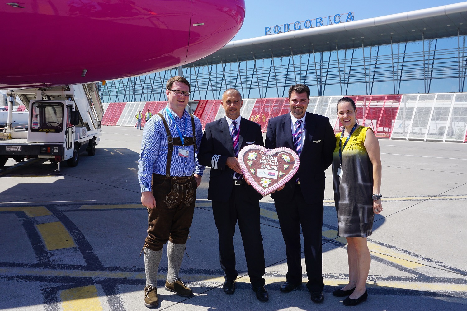 In Podgorica, der Hauptstadt Montenegros, gelandet: Allgäu Airport Vertriebsleiter Marcel Schütz. Foto: Allgäu Airport