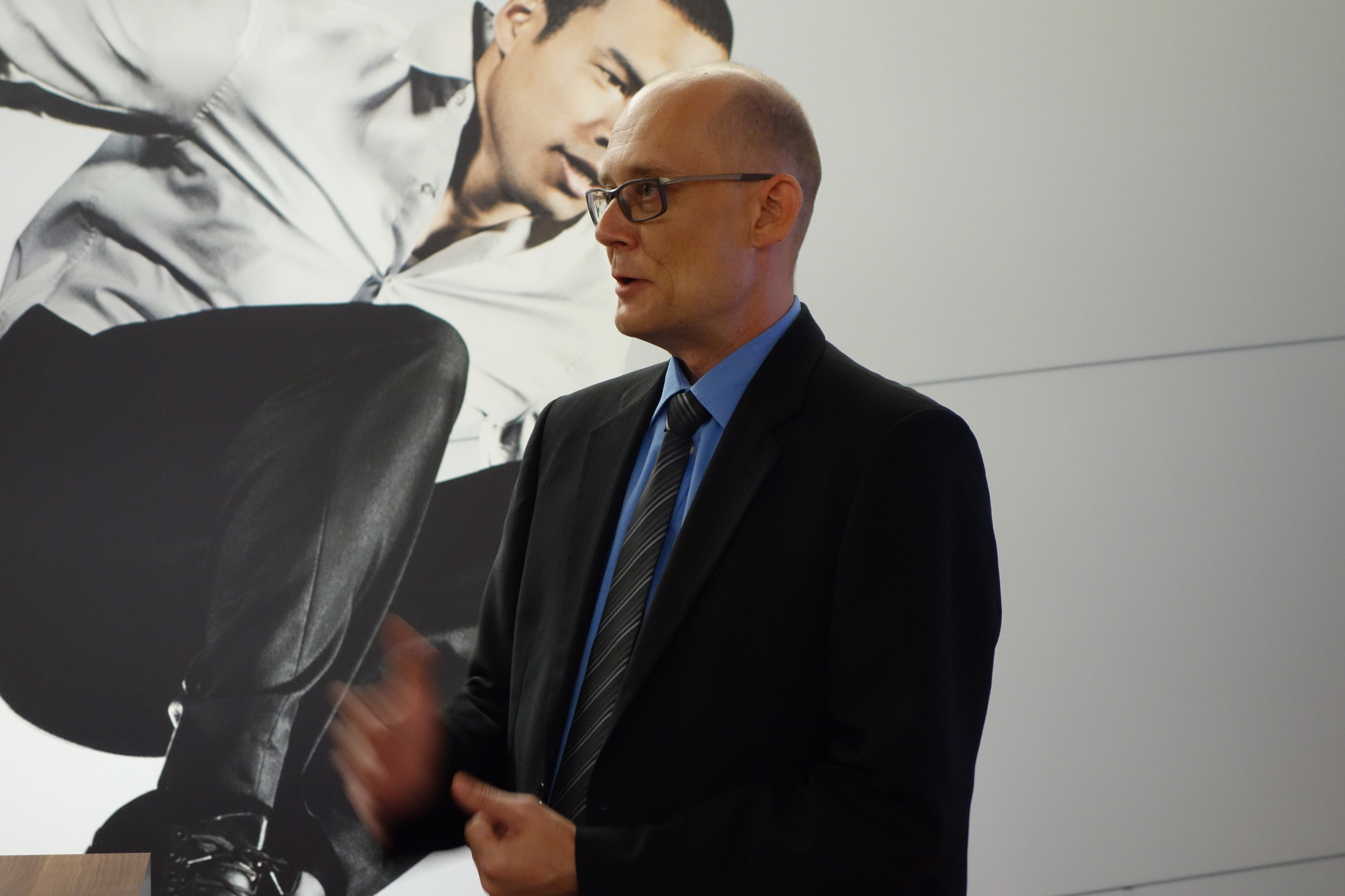 Am 15. September 2016 besuchte Staatsminister Herrmann den Fujitsu-Standort Augsburg. Foto: B4B WIRTSCHAFTSLEBEN SCHWABEN