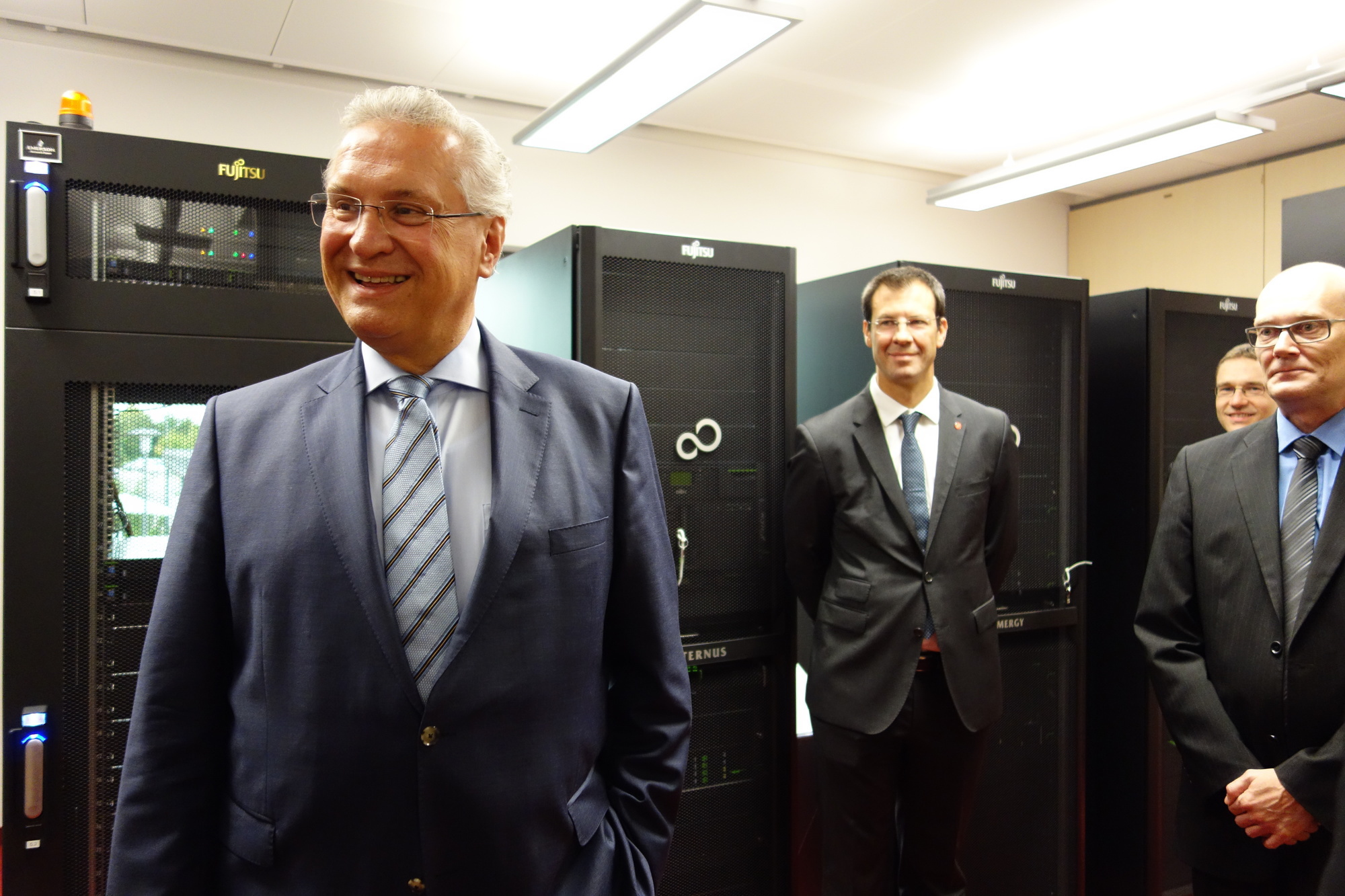 Am 15. September 2016 besuchte Staatsminister Herrmann den Fujitsu-Standort Augsburg. Foto: B4B WIRTSCHAFTSLEBEN SCHWABEN