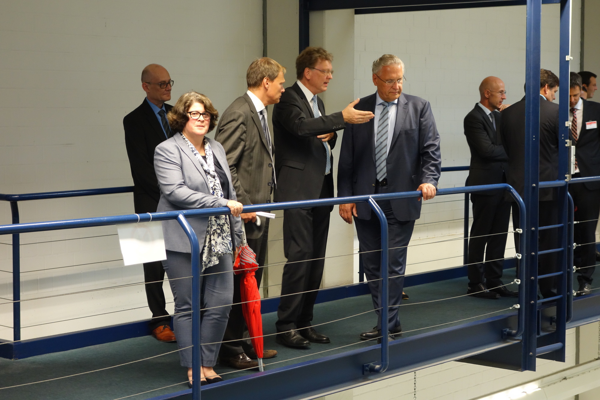 Am 15. September 2016 besuchte Staatsminister Herrmann den Fujitsu-Standort Augsburg. Foto: B4B WIRTSCHAFTSLEBEN SCHWABEN