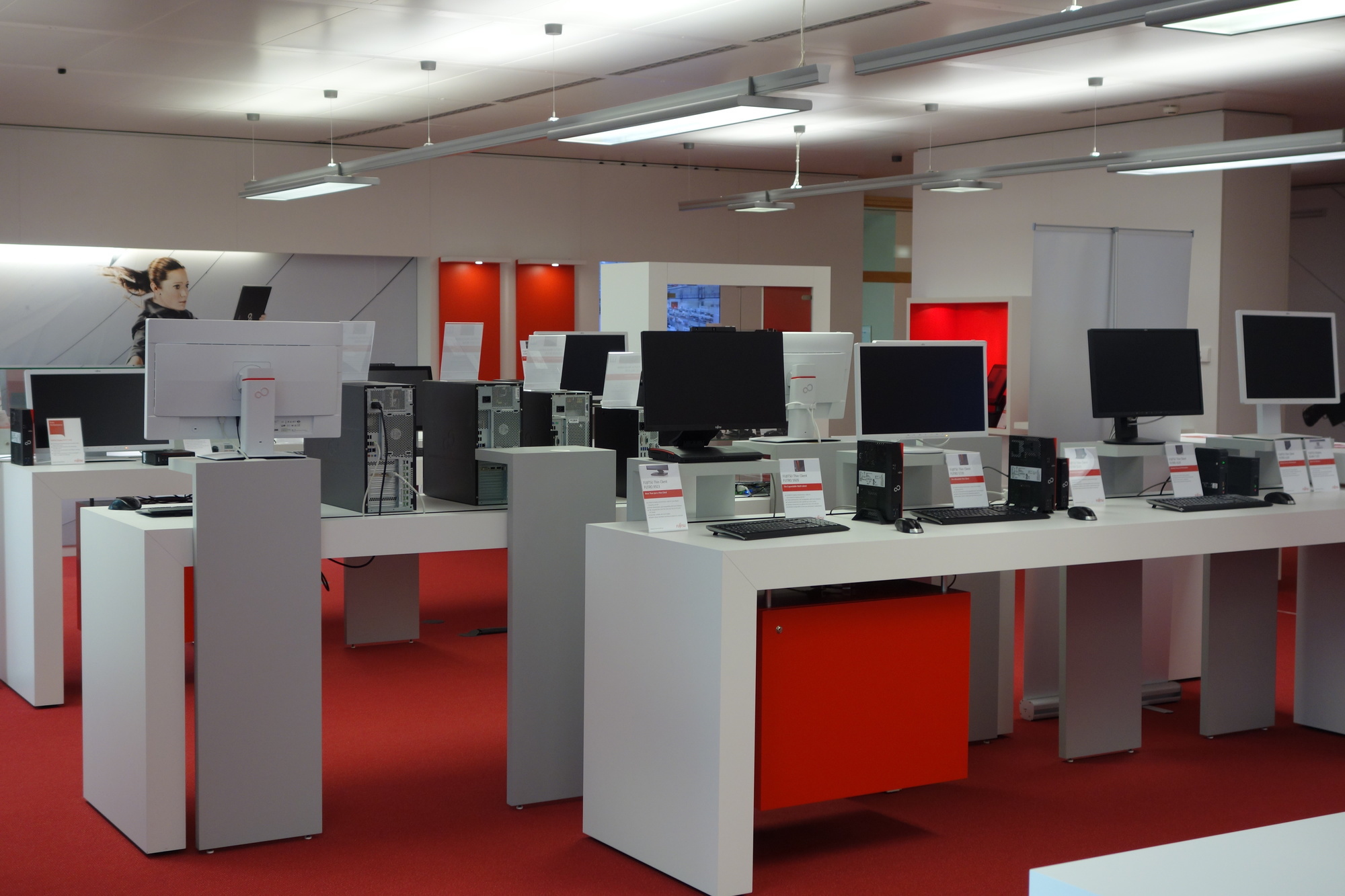 Am 15. September 2016 besuchte Staatsminister Herrmann den Fujitsu-Standort Augsburg. Foto: B4B WIRTSCHAFTSLEBEN SCHWABEN