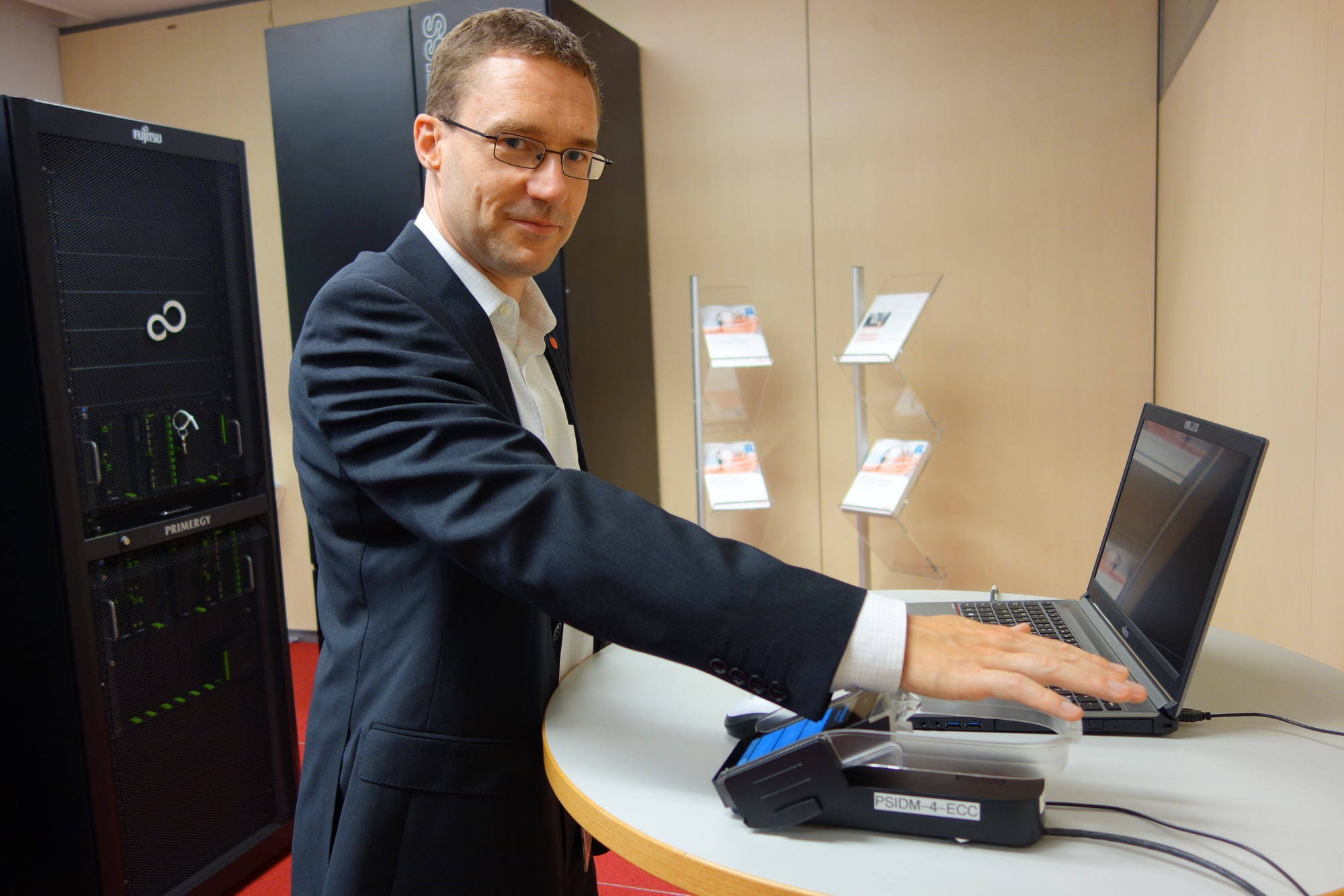 Am 15. September 2016 besuchte Staatsminister Herrmann den Fujitsu-Standort Augsburg. Foto: B4B WIRTSCHAFTSLEBEN SCHWABEN