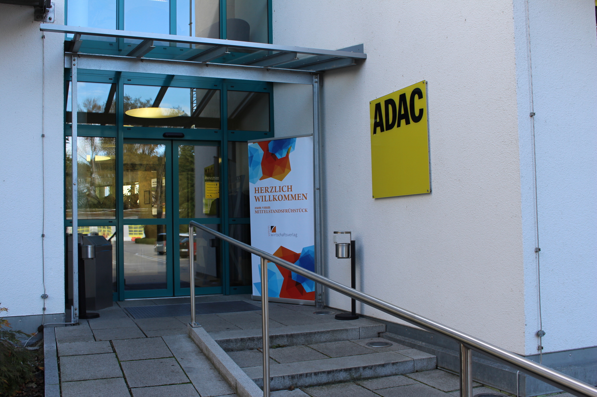 Das 9. vmm Mittelstandsfrühstück fand im ADAC Fahrsicherheitszentrum statt. Foto: B4B WIRTSCHAFTSLEBEN SCHWABEN