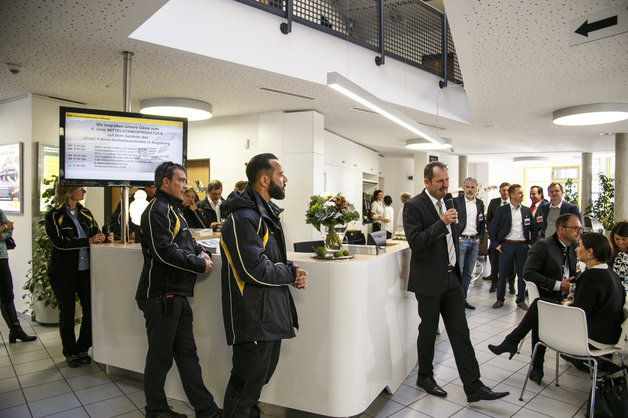 Das 9. vmm Mittelstandsfrühstück fand im ADAC Fahrsicherheitszentrum statt. Foto: B4B WIRTSCHAFTSLEBEN SCHWABEN