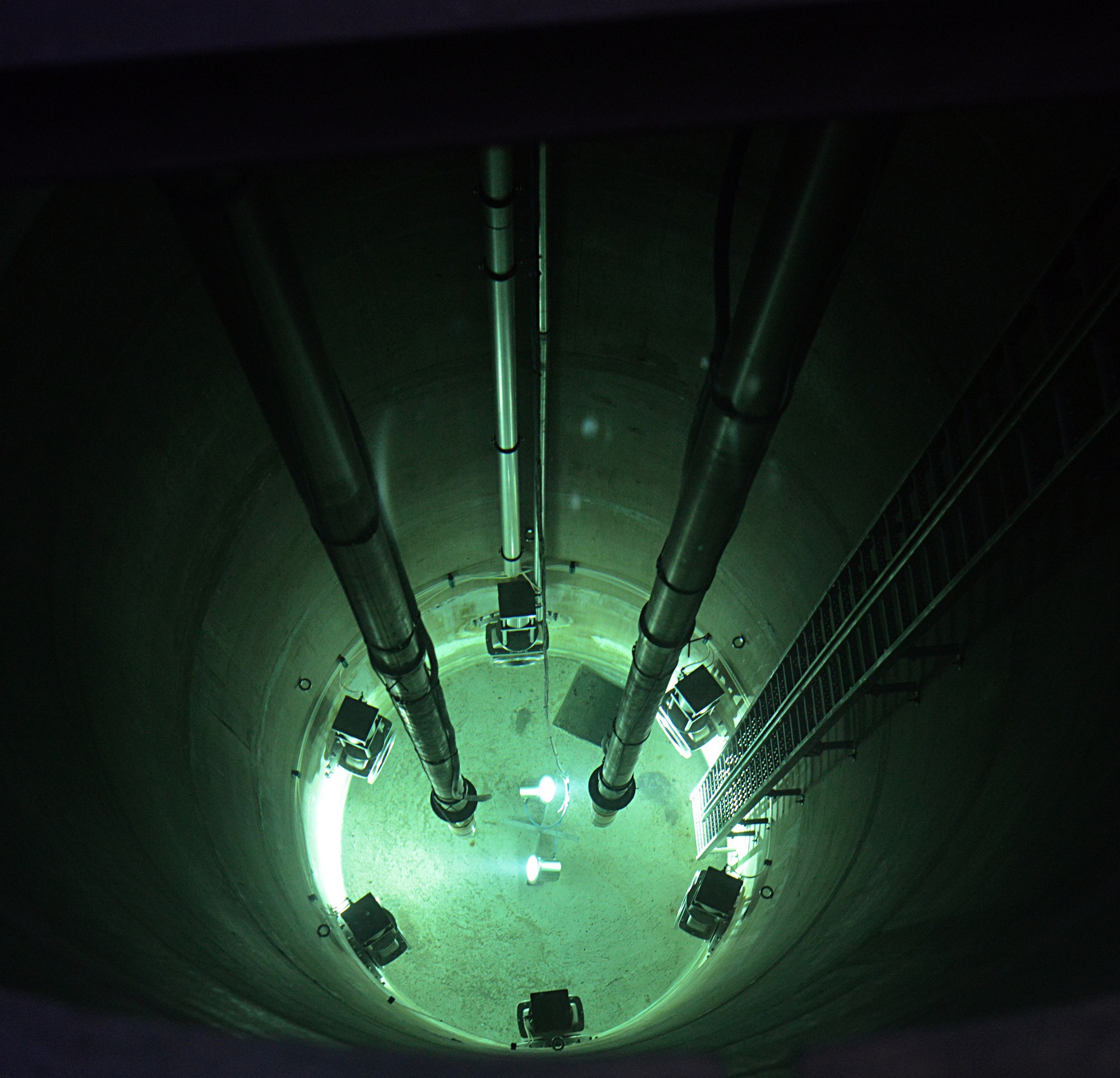 Mit dem neuen Horizontalfilterbrunnen wird Grundwasseraus aus über 20 Metern Tiefe gefördert. Foto: swa / Thomas Hosemann