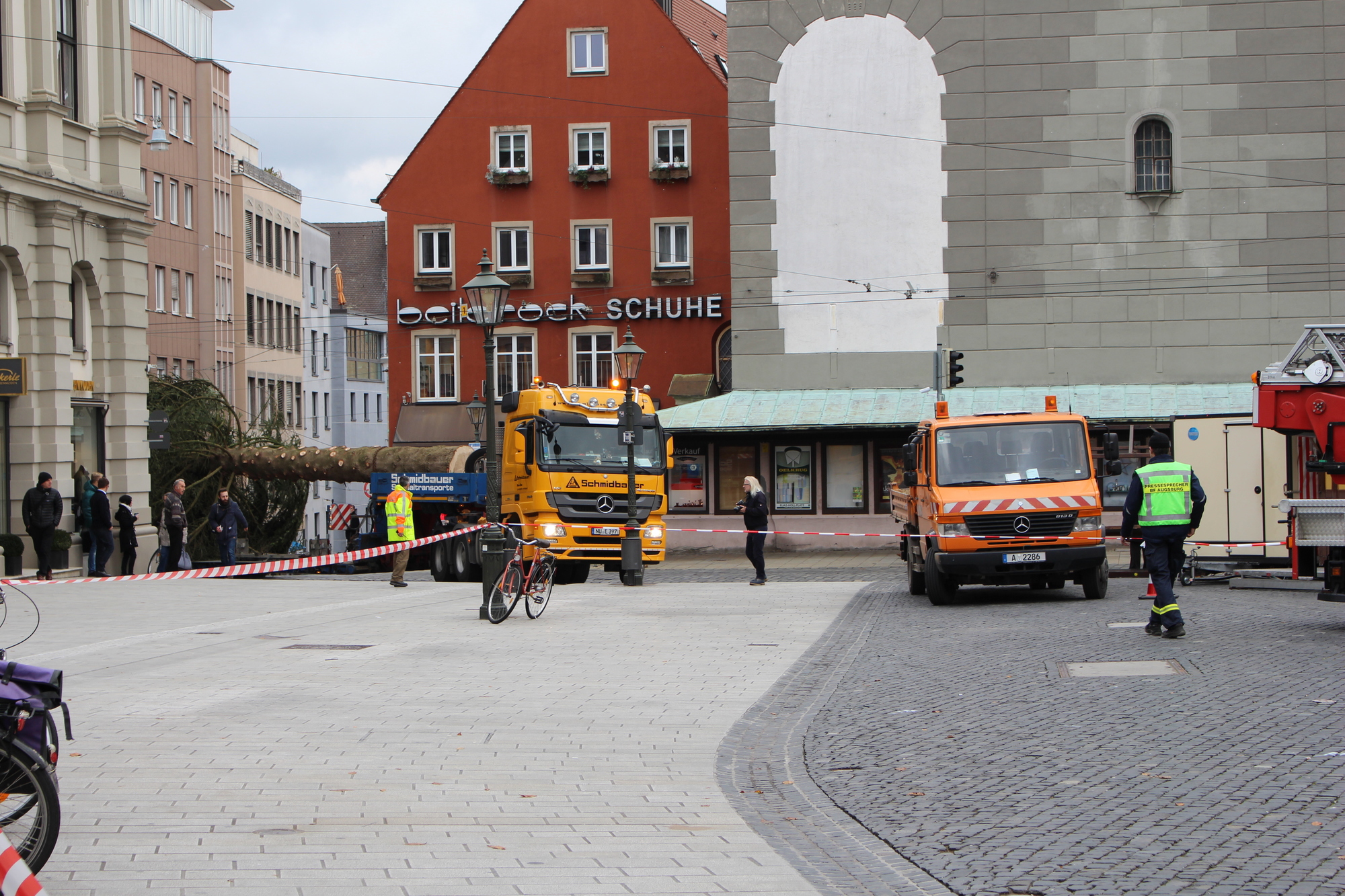 Der Christbaum 2016 in Augsburg. Foto: B4B WIRTSCHAFTSLEBEN SCHWABEN