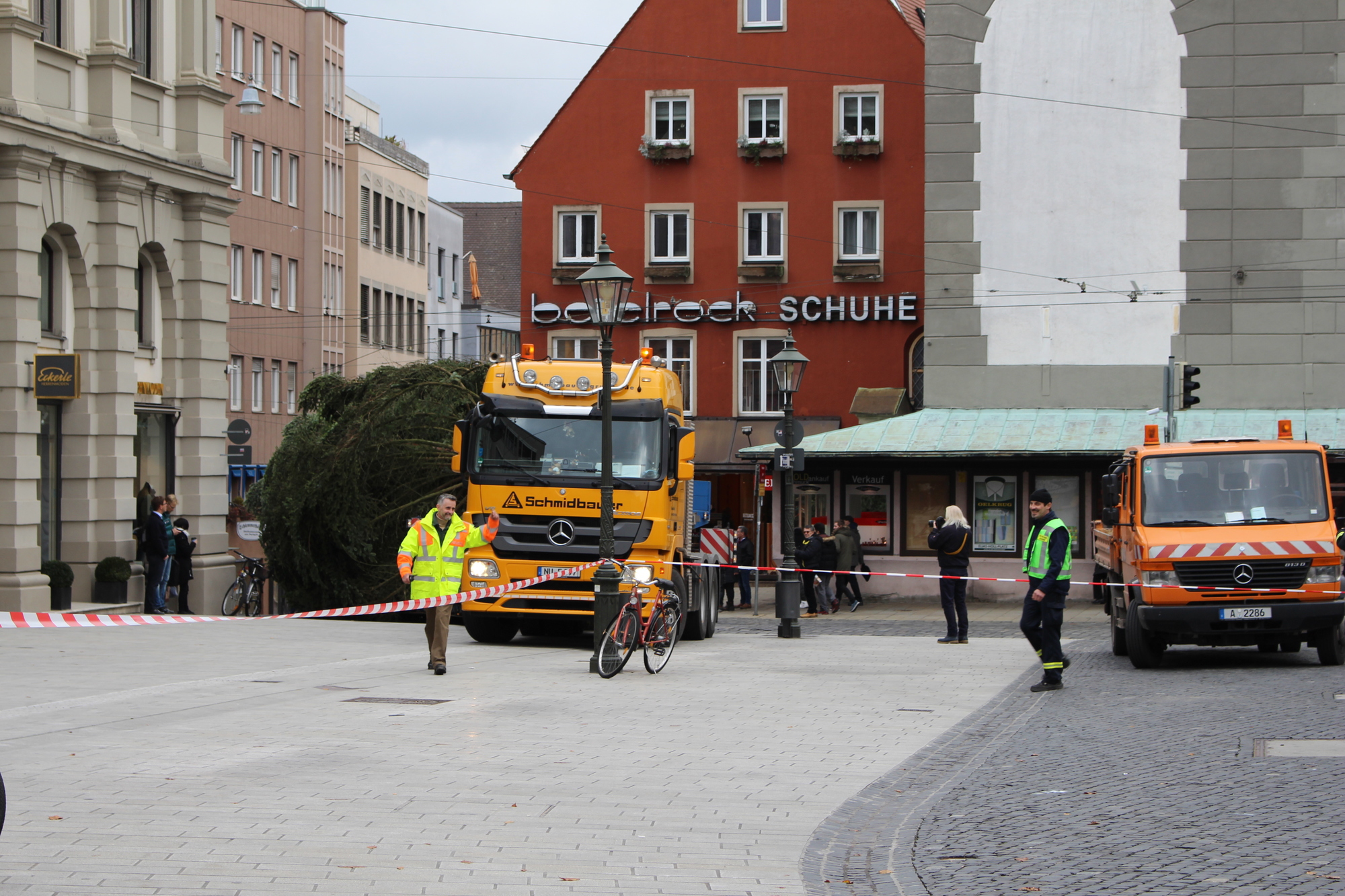 Der Christbaum 2016 in Augsburg. Foto: B4B WIRTSCHAFTSLEBEN SCHWABEN