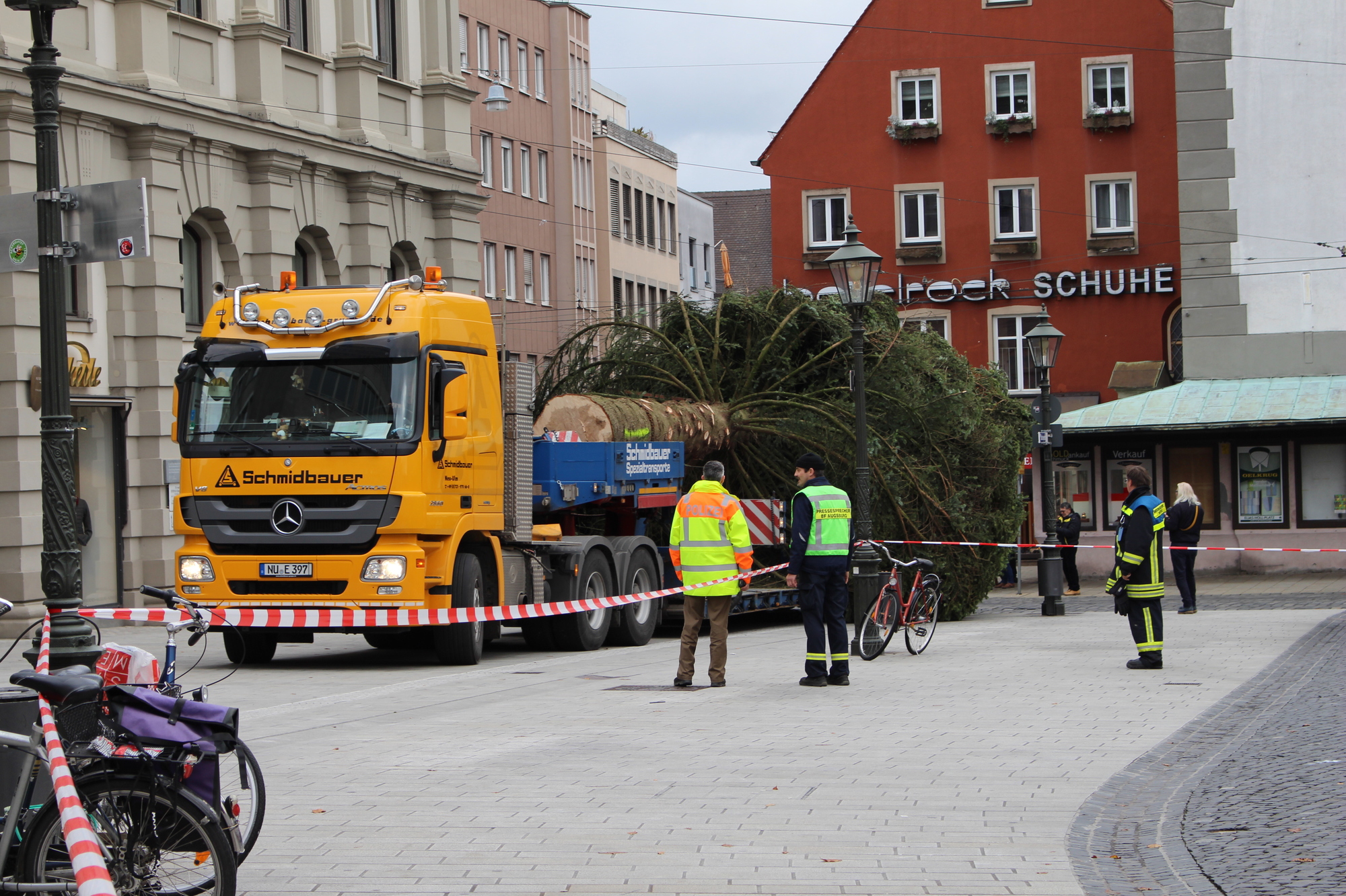 Der Christbaum 2016 in Augsburg. Foto: B4B WIRTSCHAFTSLEBEN SCHWABEN