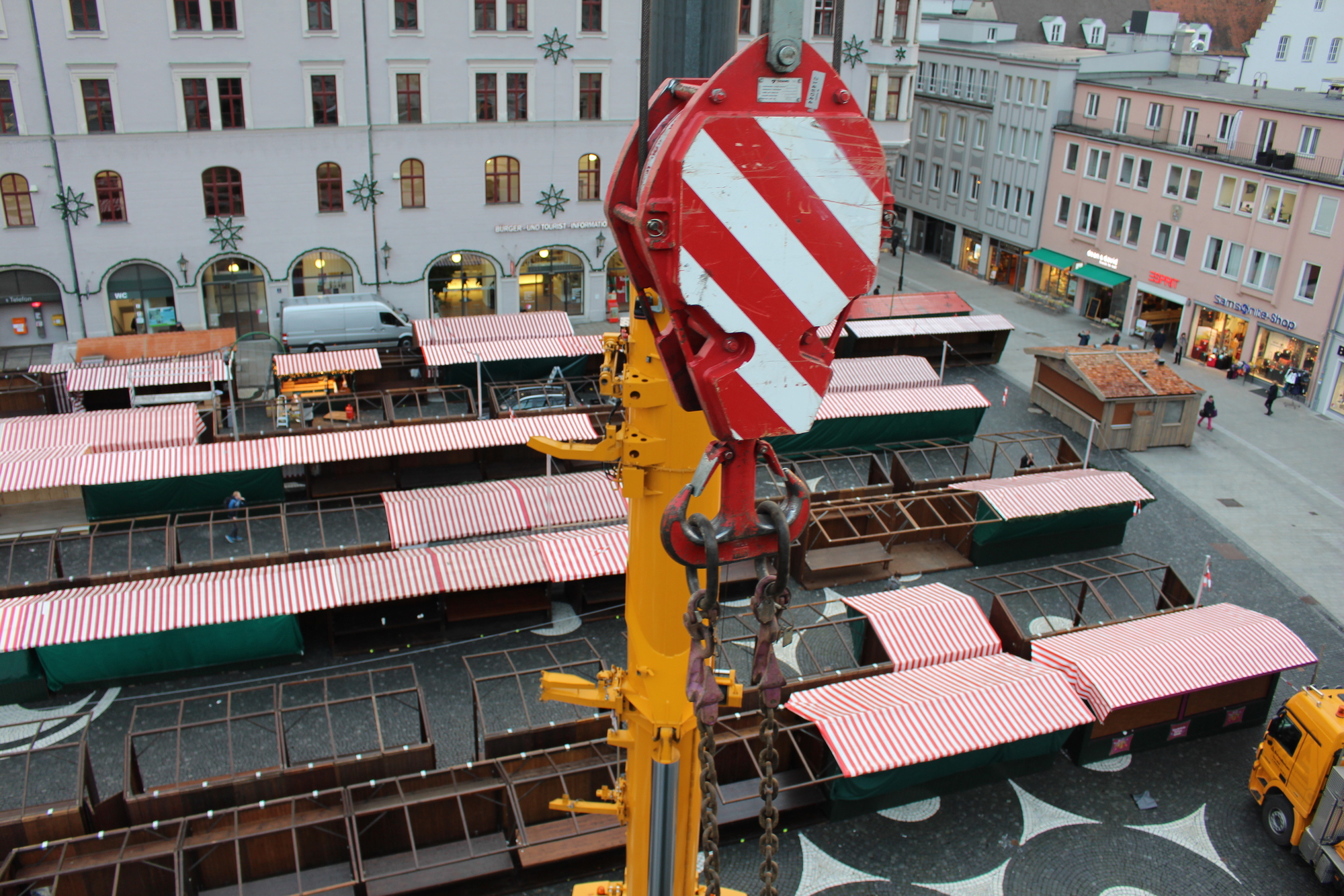 Der Christbaum 2016 in Augsburg. Foto: B4B WIRTSCHAFTSLEBEN SCHWABEN