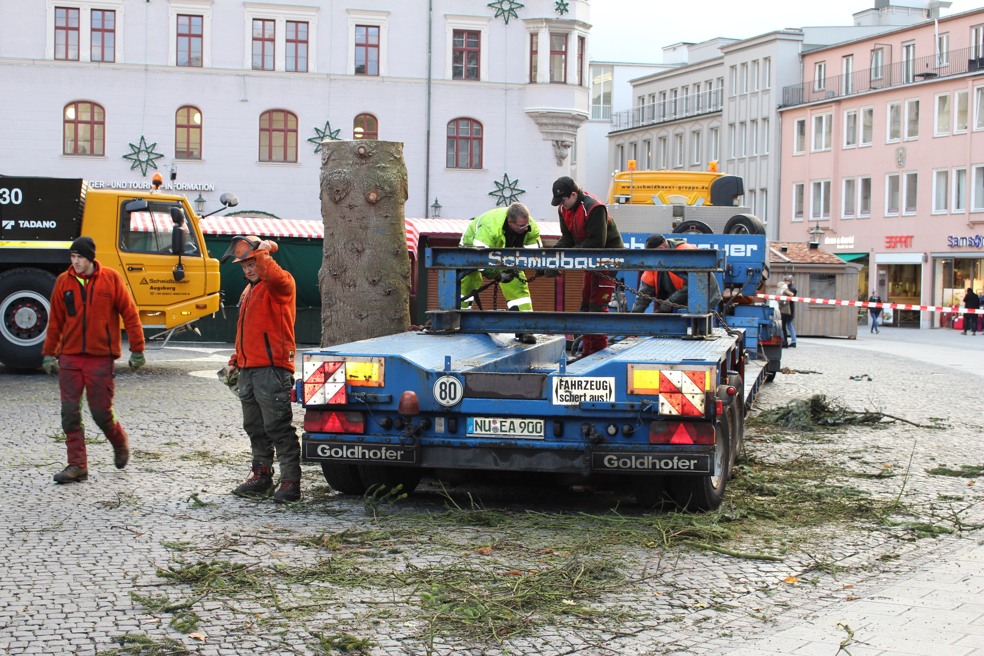 Der Christbaum 2016 in Augsburg. Foto: B4B WIRTSCHAFTSLEBEN SCHWABEN
