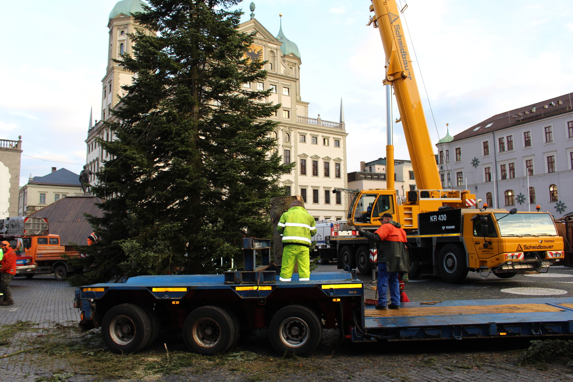 Der Christbaum 2016 in Augsburg. Foto: B4B WIRTSCHAFTSLEBEN SCHWABEN