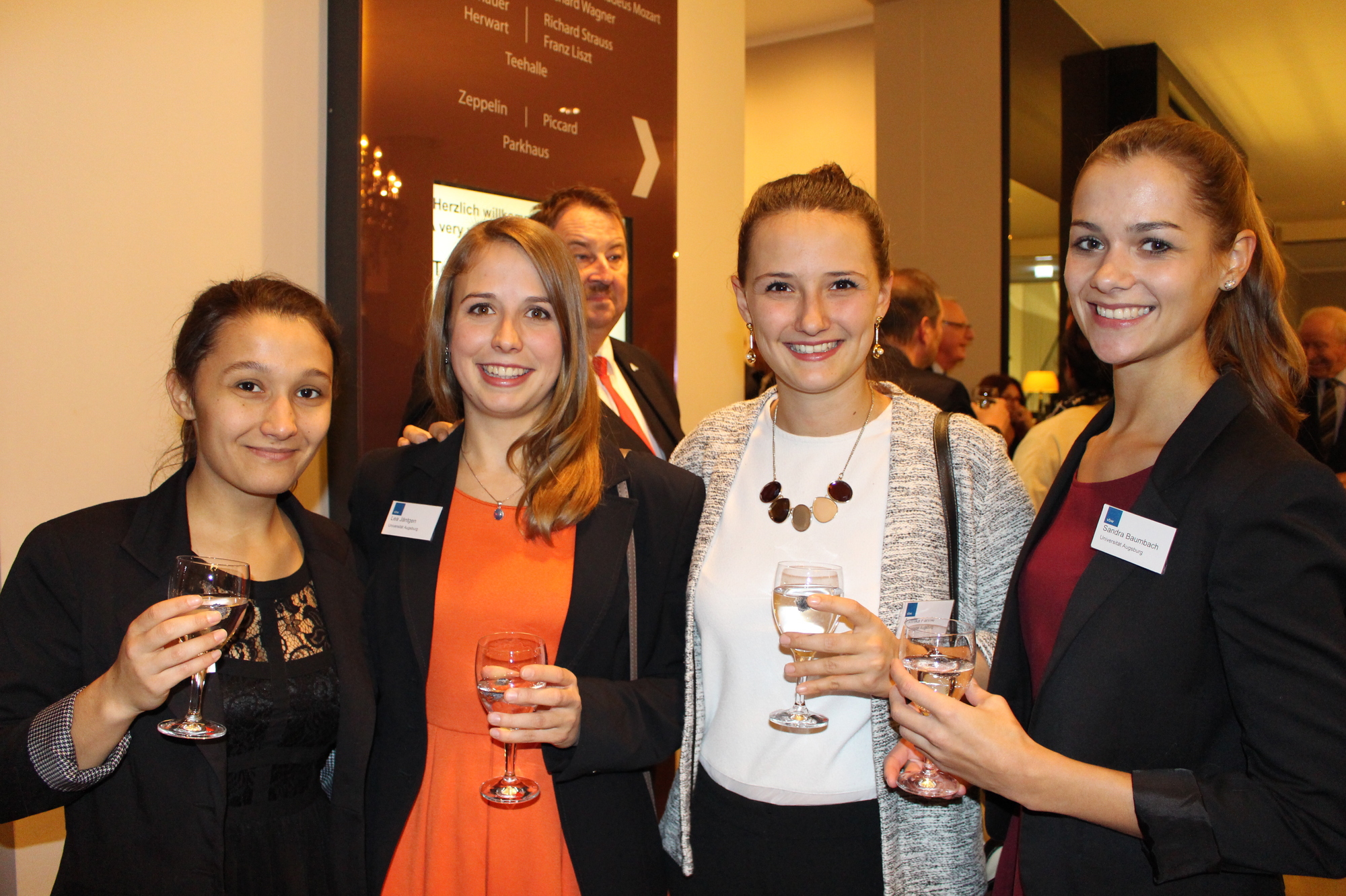 Das 24. vbw Herbstgespräch Schwaben fand am 9. November 2016 statt. Foto: B4B WIRTSCHAFTSLEBEN SCHWABEN