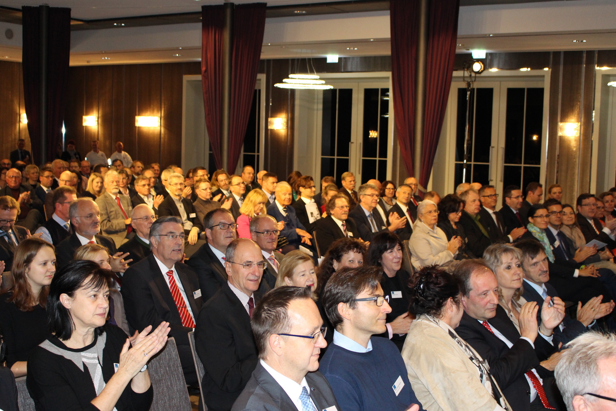 Das 24. vbw Herbstgespräch Schwaben fand am 9. November 2016 statt. Foto: B4B WIRTSCHAFTSLEBEN SCHWABEN