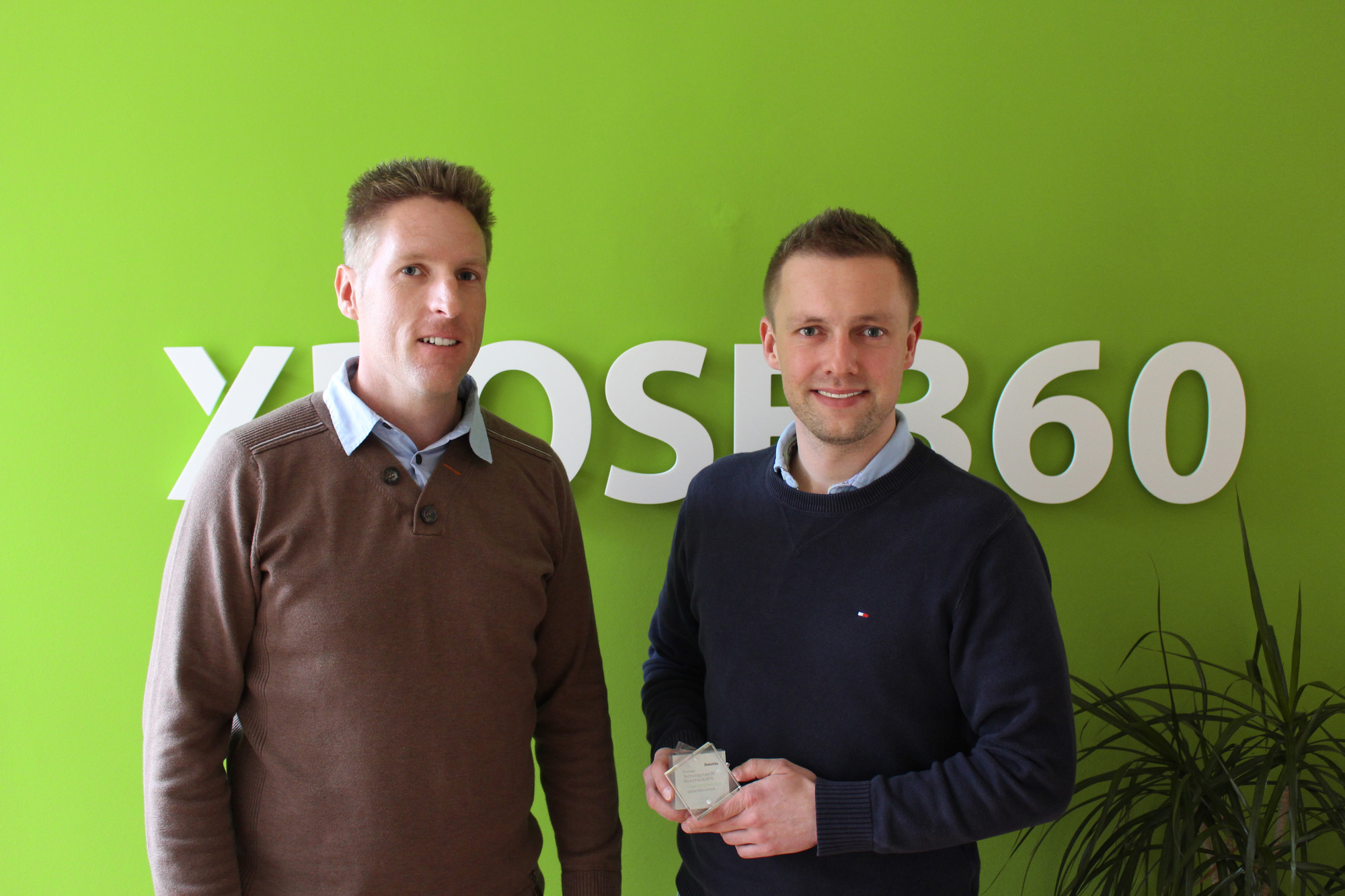 Die Geschäftsführer Markus Kellermann und Alexander Geißenberger freuen sich über die Auszeichnung. Foto: xpose360 GmbH